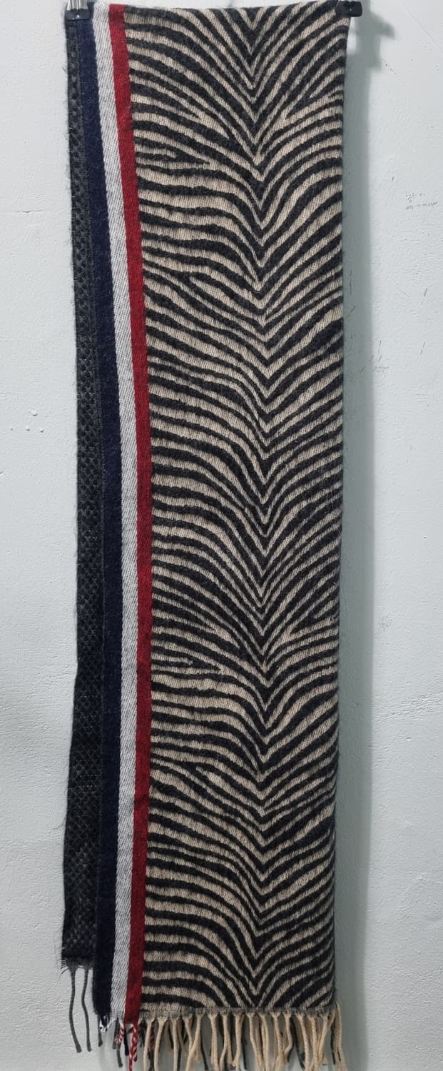 톰브라운 머플러 상품이미지1