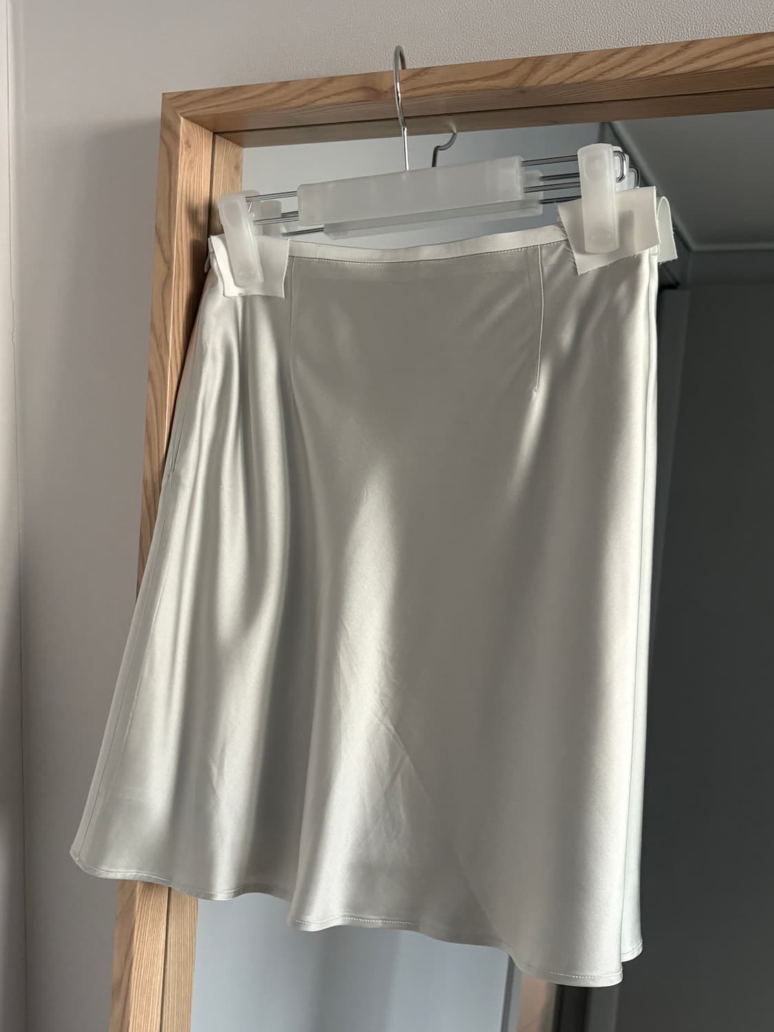 Lo61 fiora satin skirt (새상품) 상품이미지5