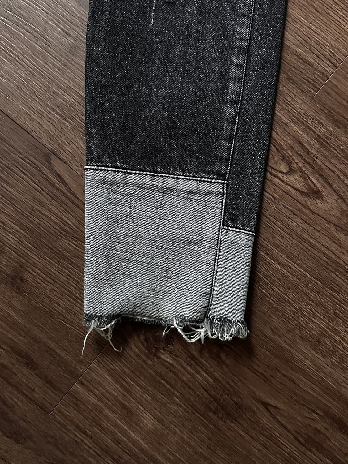 Nine Hertz 디스트레스 & 리프드 진 상품이미지10