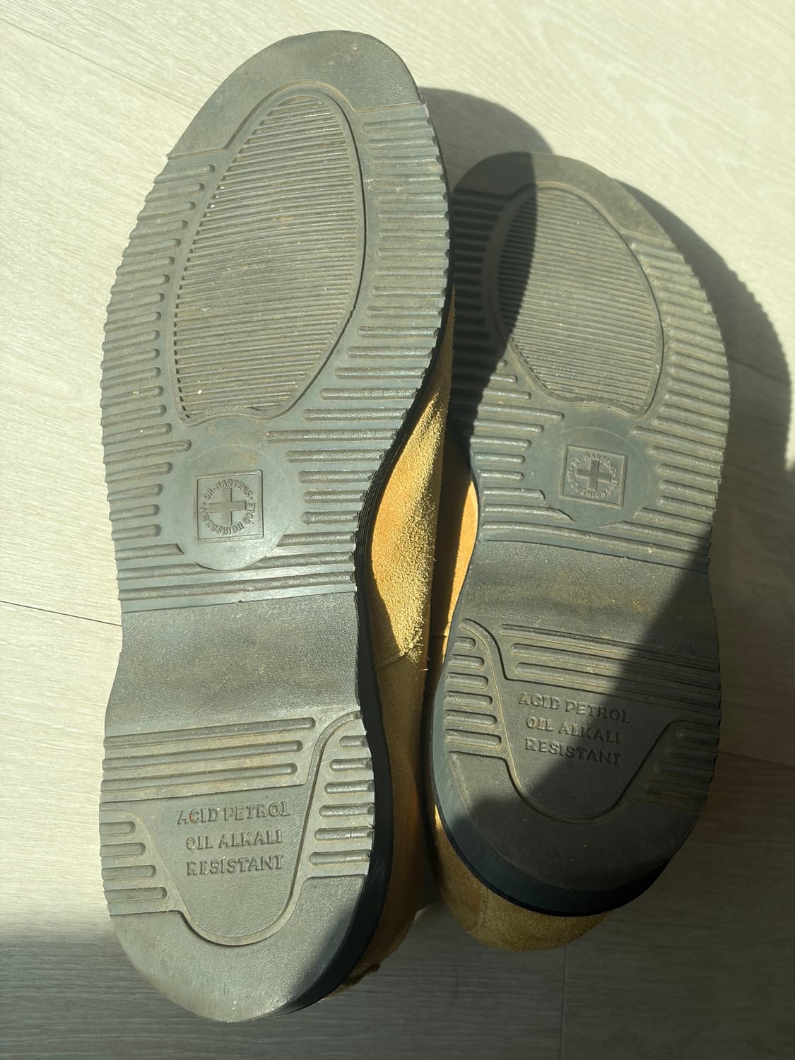 Dr Martens Camel Suede 상품이미지7