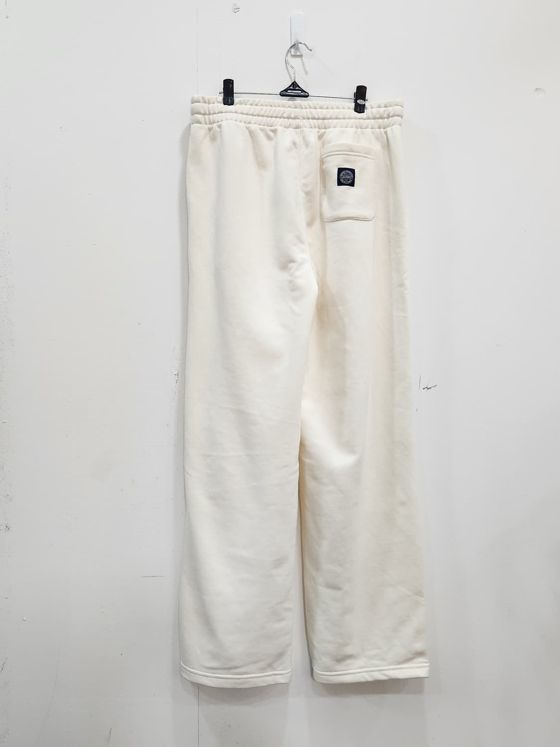  후아유 캠퍼스 엠불럼 와이드 트레이닝 팬츠 L 아이보리 상품이미지2