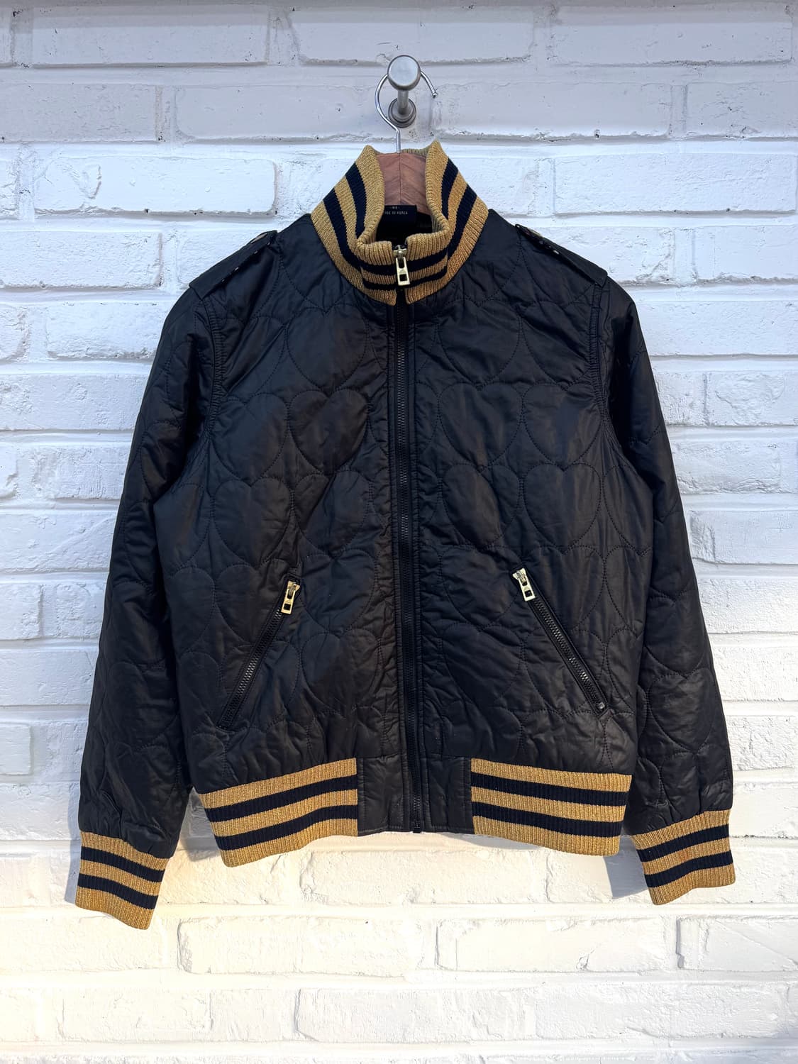 아디다스 블랙골드 퀄트 패딩 상품이미지3