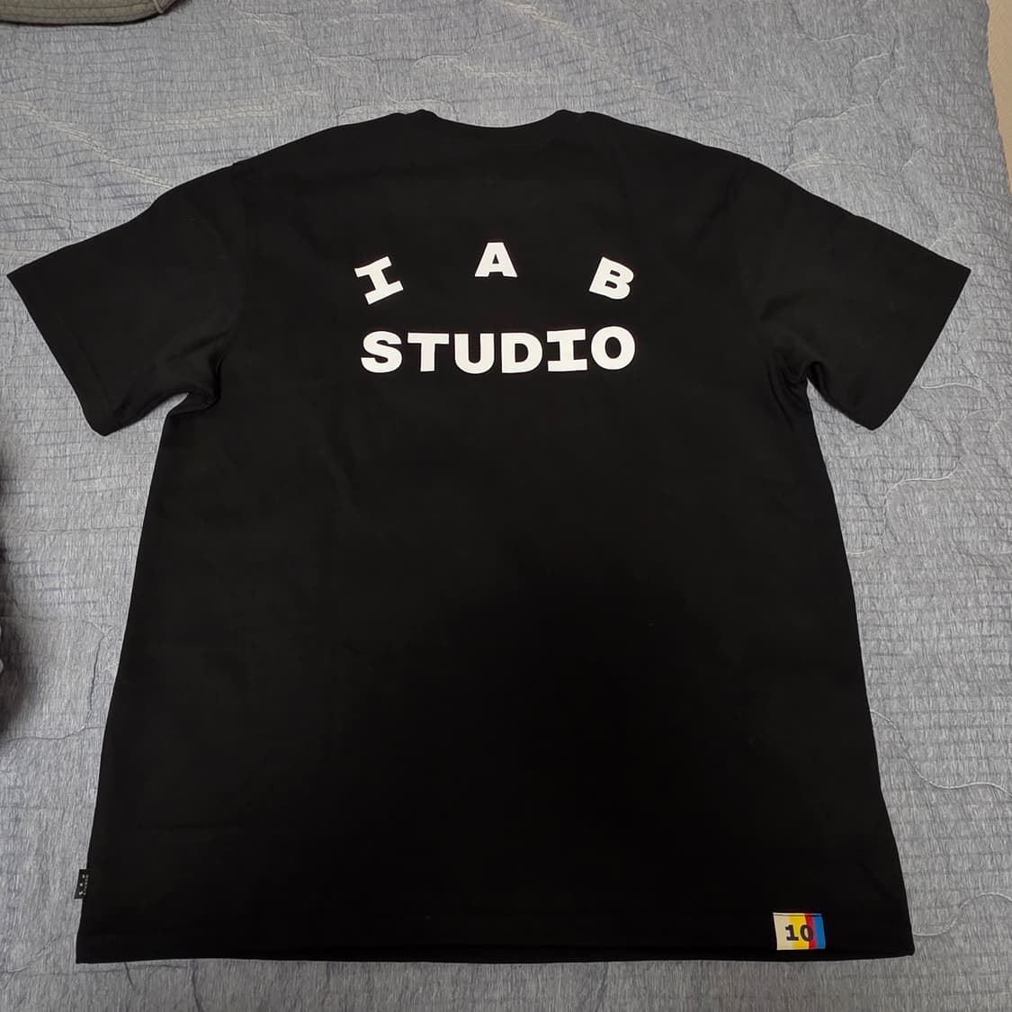 iab 아이앱 스튜디오 10주년 티셔츠 블랙 상품이미지1