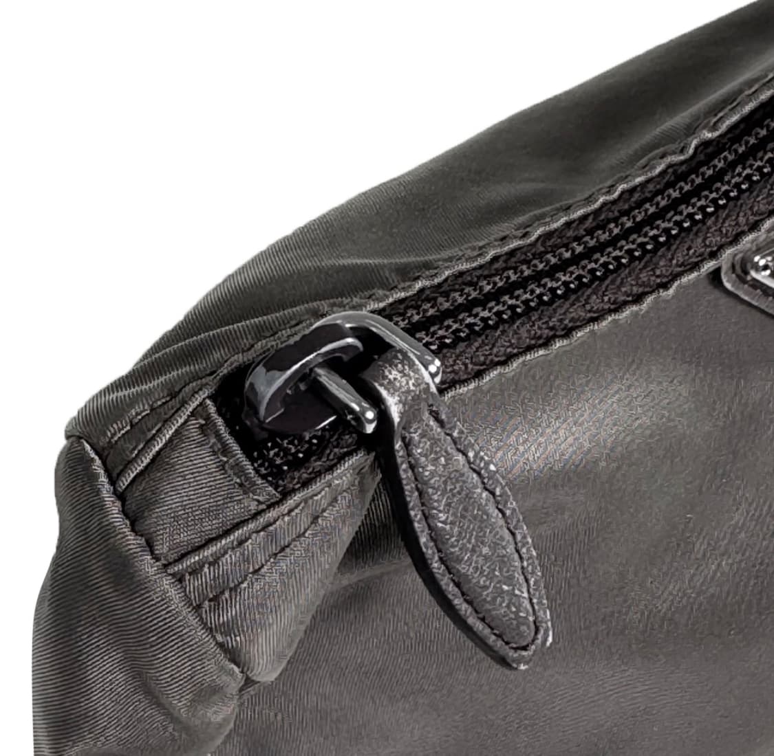 프라다 여성 삼각로고 나일론 코스메틱 파우치 케이스 카키 1N0011 상품이미지8