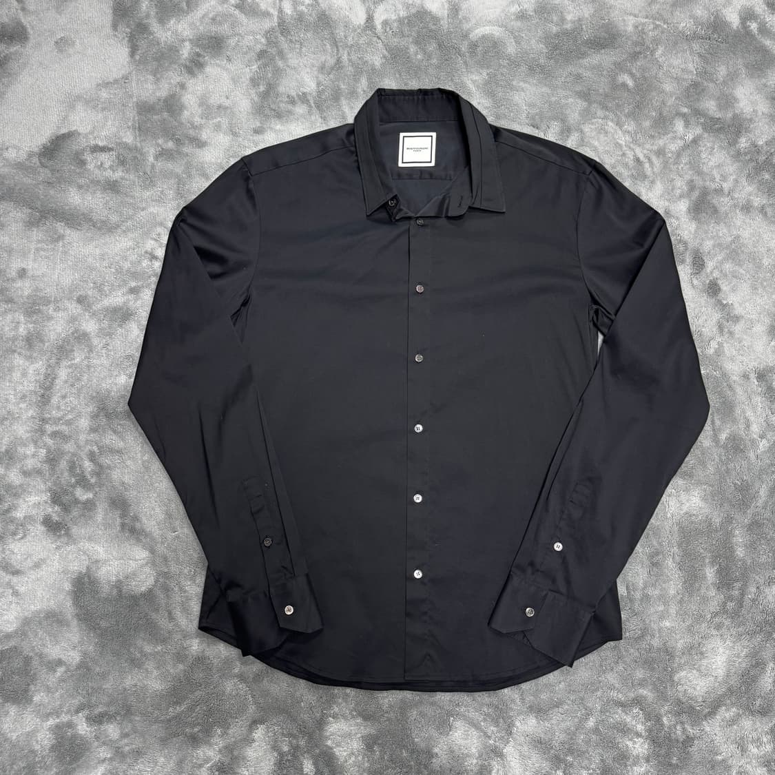 우영미 블랙 셔츠 상품이미지1