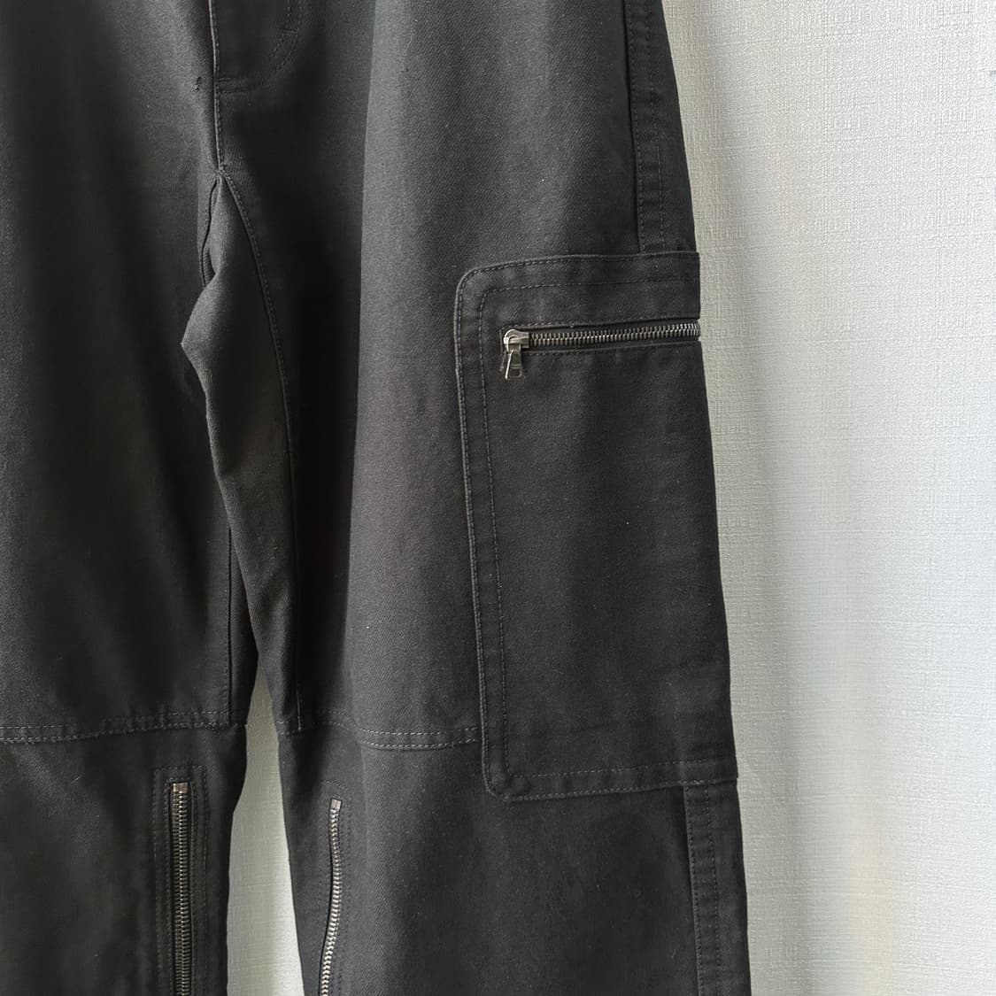 프라다 헤비코튼 신치백 체인 워크 팬츠 블랙 48 상품이미지4