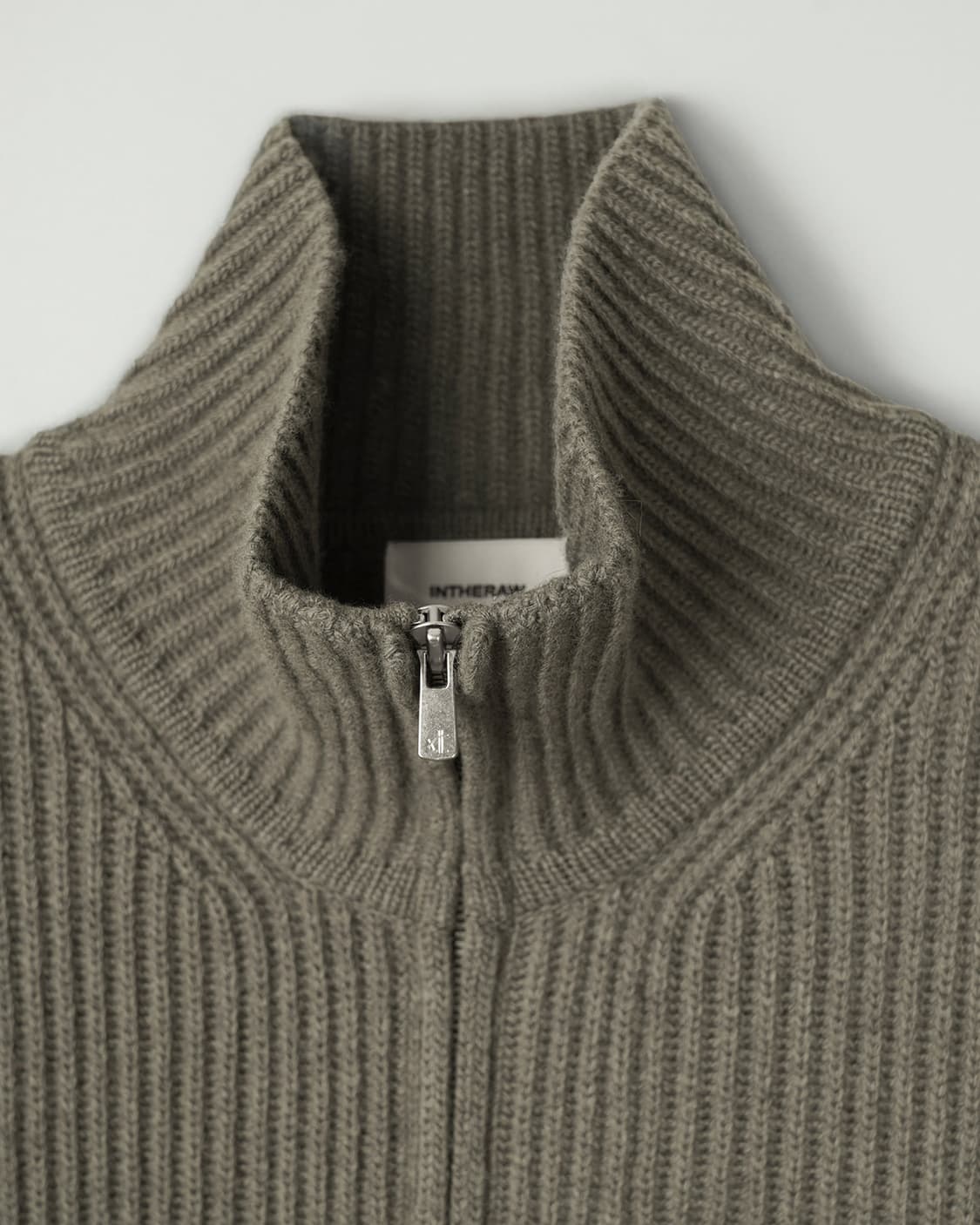 인더로우 로이 풀 집업 니트 카키 멜란지 4사이즈(xl) 상태 좋음 상품이미지5