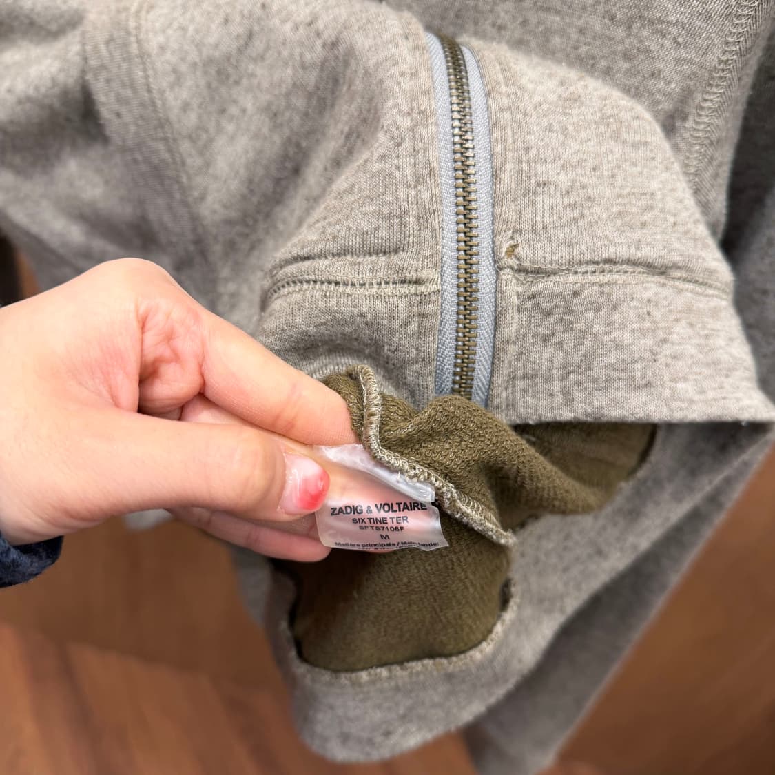 쟈딕 앤 볼테르 후드 집업 배색 안감 애니멀 자수 패치 디테일 그레이 상품이미지8