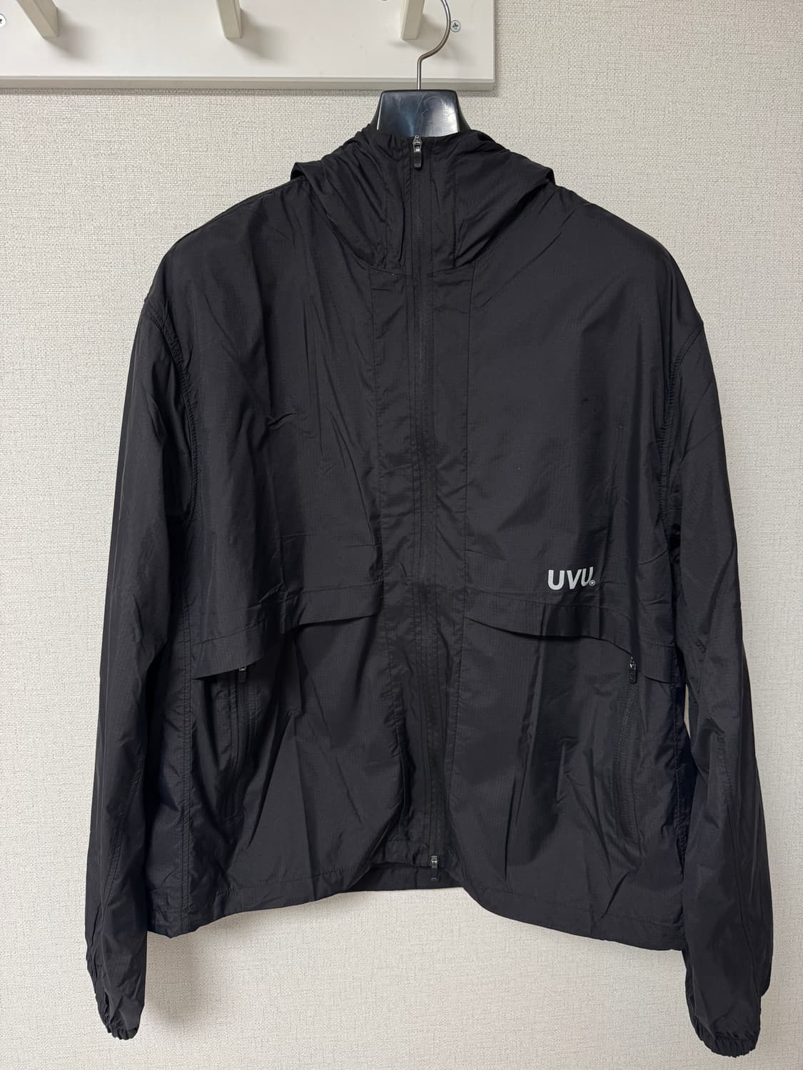 UVU 바람막이 L 사이즈 팝니다 상품이미지1