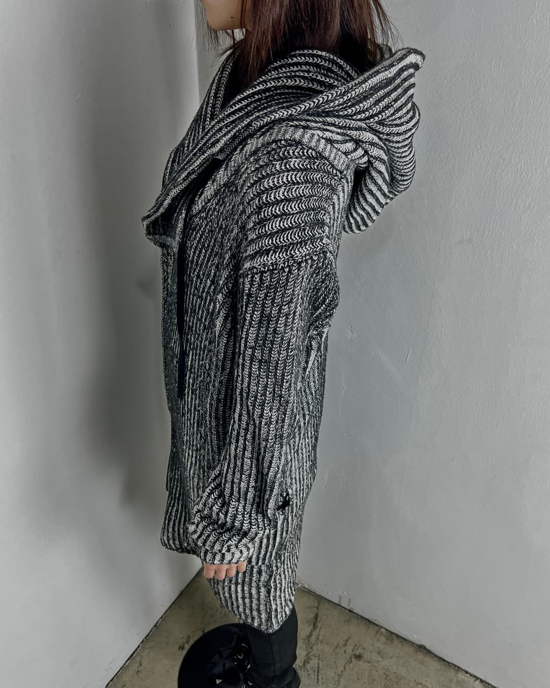 시바라이즈 (CIVARIZE) 비대칭 더블 집업 스트라이프 니트 코트 상품이미지4