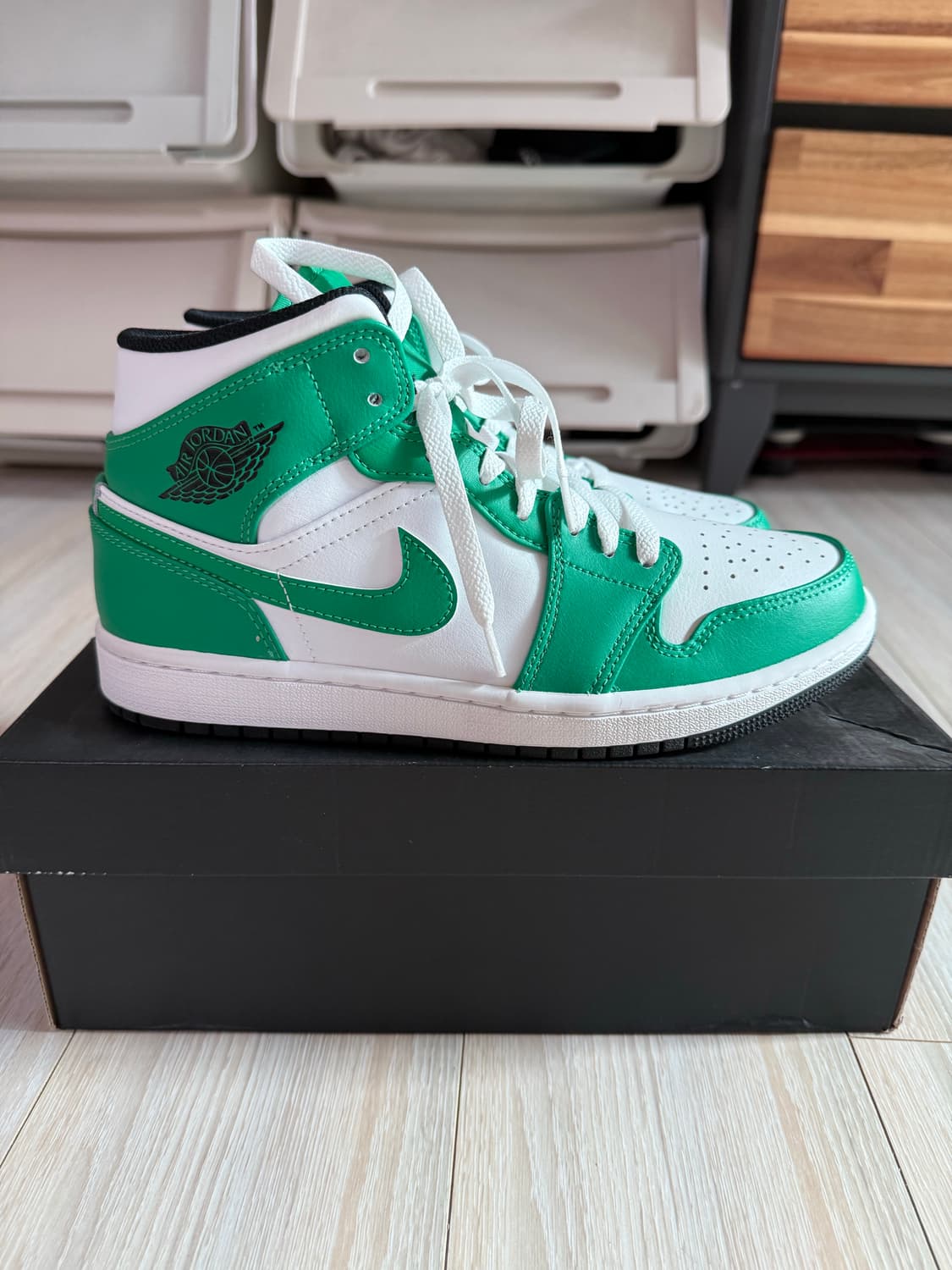 Jordan 1 Mid Lucky Green 255 상품이미지2