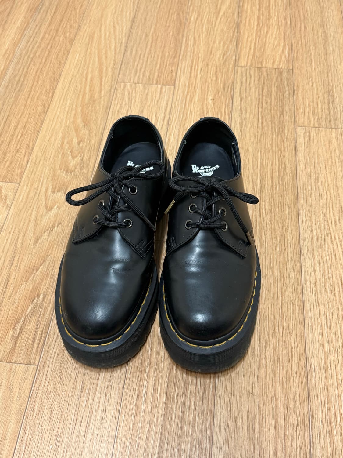 닥터마틴 쿼드블랙 250 상품이미지1