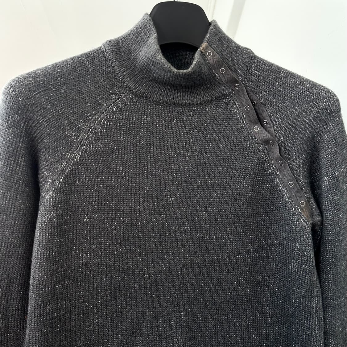 아르마니 익스체인지 넥버튼 니트 상품이미지6