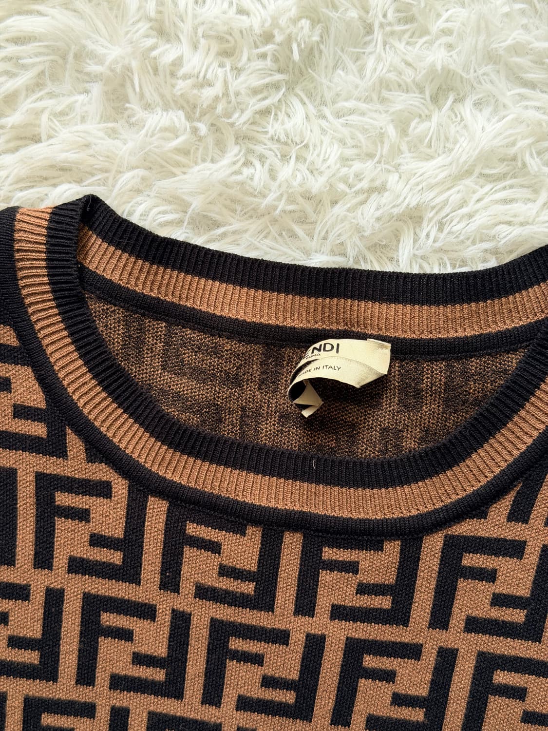 펜디(FENDI) FF 로고 자카드 니트 스웨터 상품이미지5