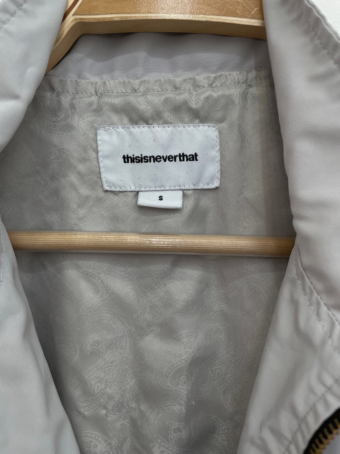 디스이즈네버댓 스탠드넥 로고 집업 바람막이 자켓 상품이미지4