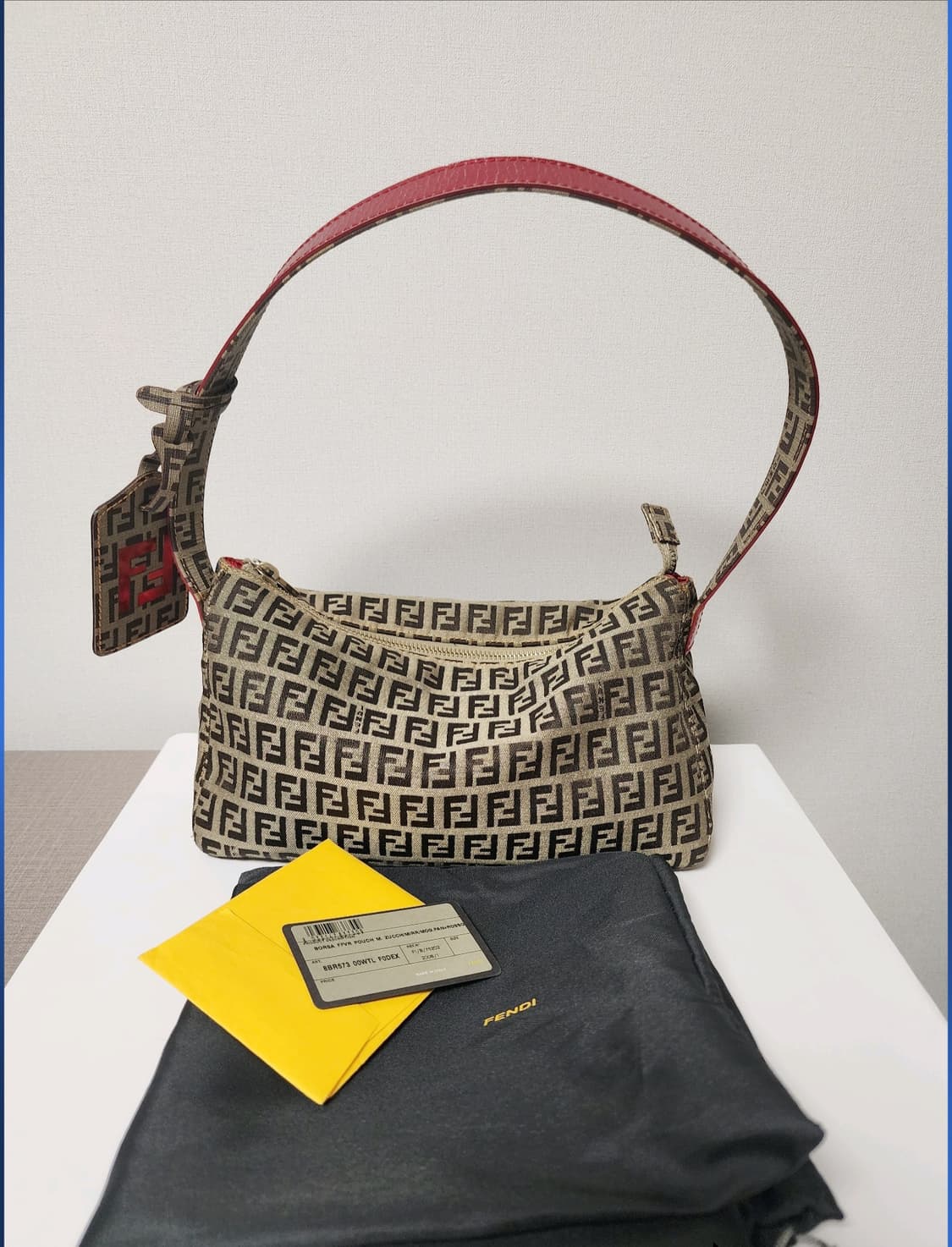 펜디 FF로고 스몰 숄더백 (더스트.게런트카드 포함) 상품이미지2