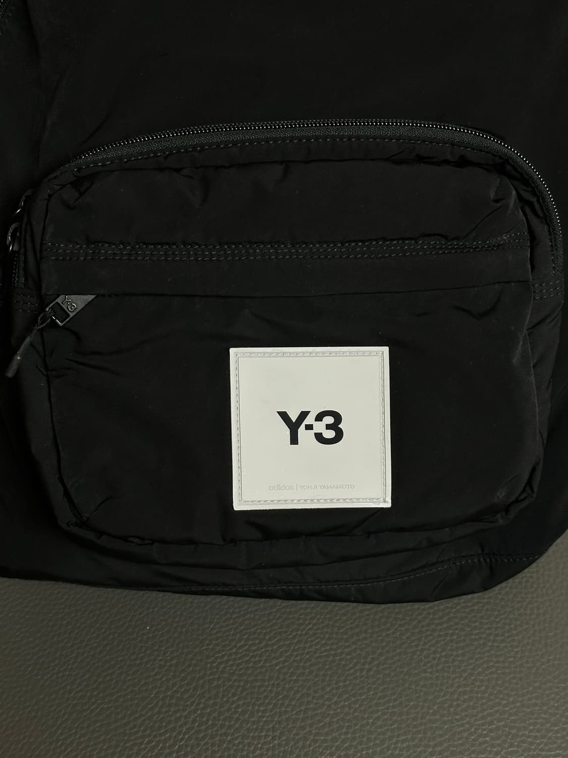 Y-3 테크라이트 백팩 판매 상품이미지3