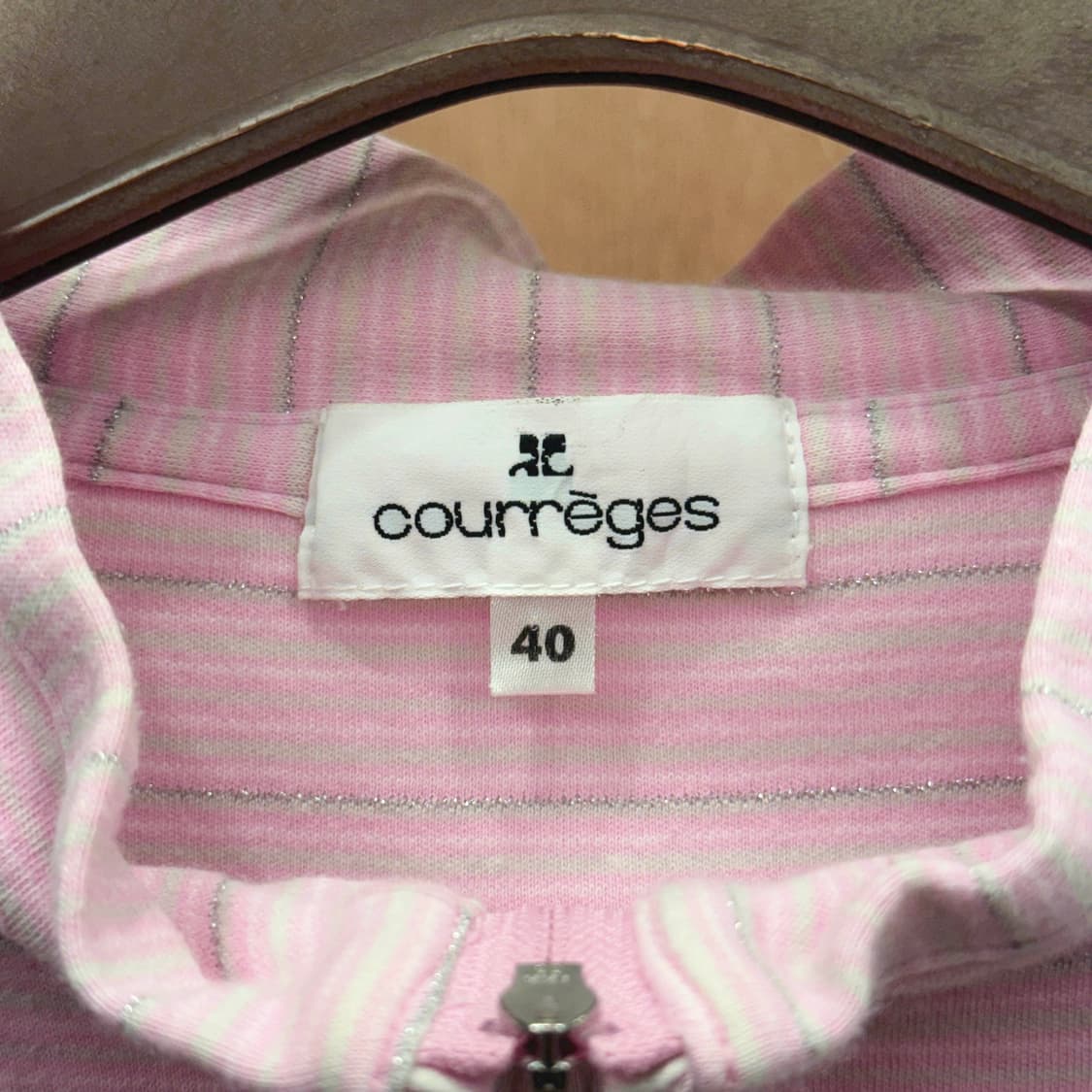 꾸레쥬 스트라이프 하프집업 긴팔 티셔츠 미니 로고 디테일 슬림핏 핑크 상품이미지7