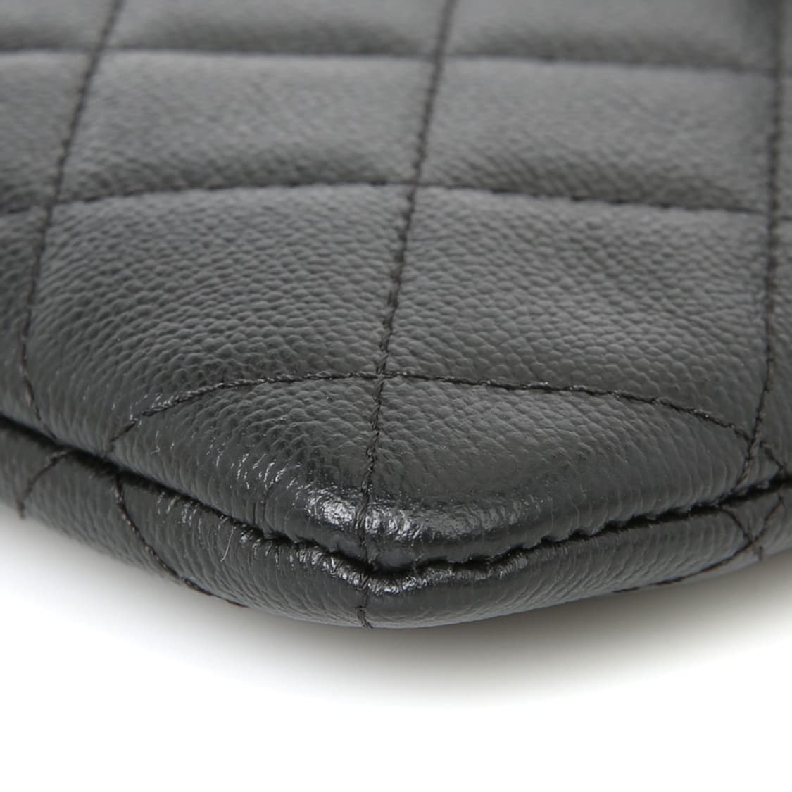 샤넬 클래식 캐비어 플랩 클러치 블랙 퀼팅백 A84430 상품이미지7