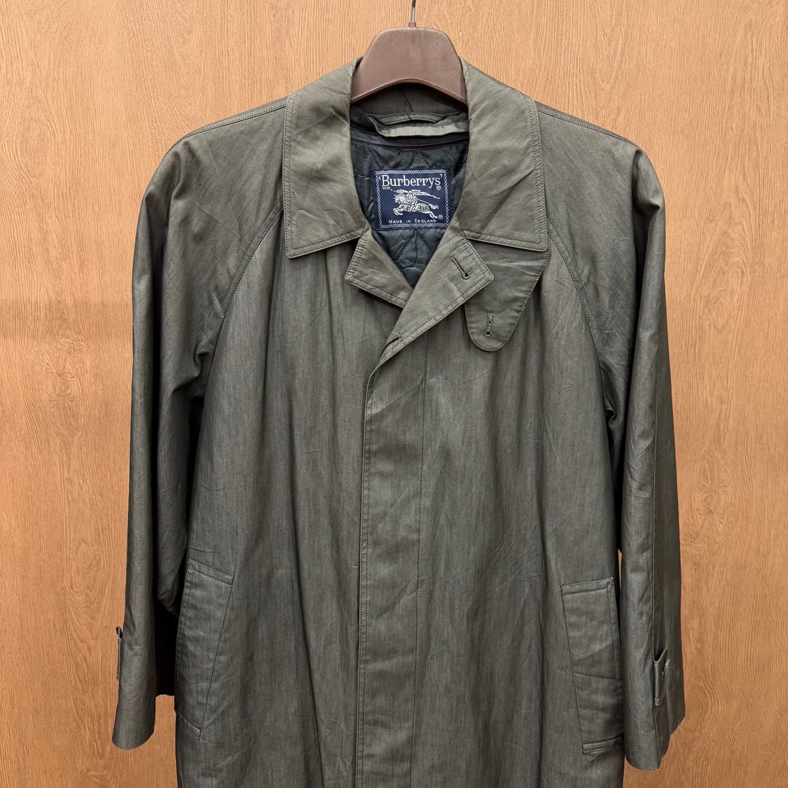 버버리 싱글 맥코트 레글런 슬리브 스톰 디테일 올리브 카키 상품이미지4