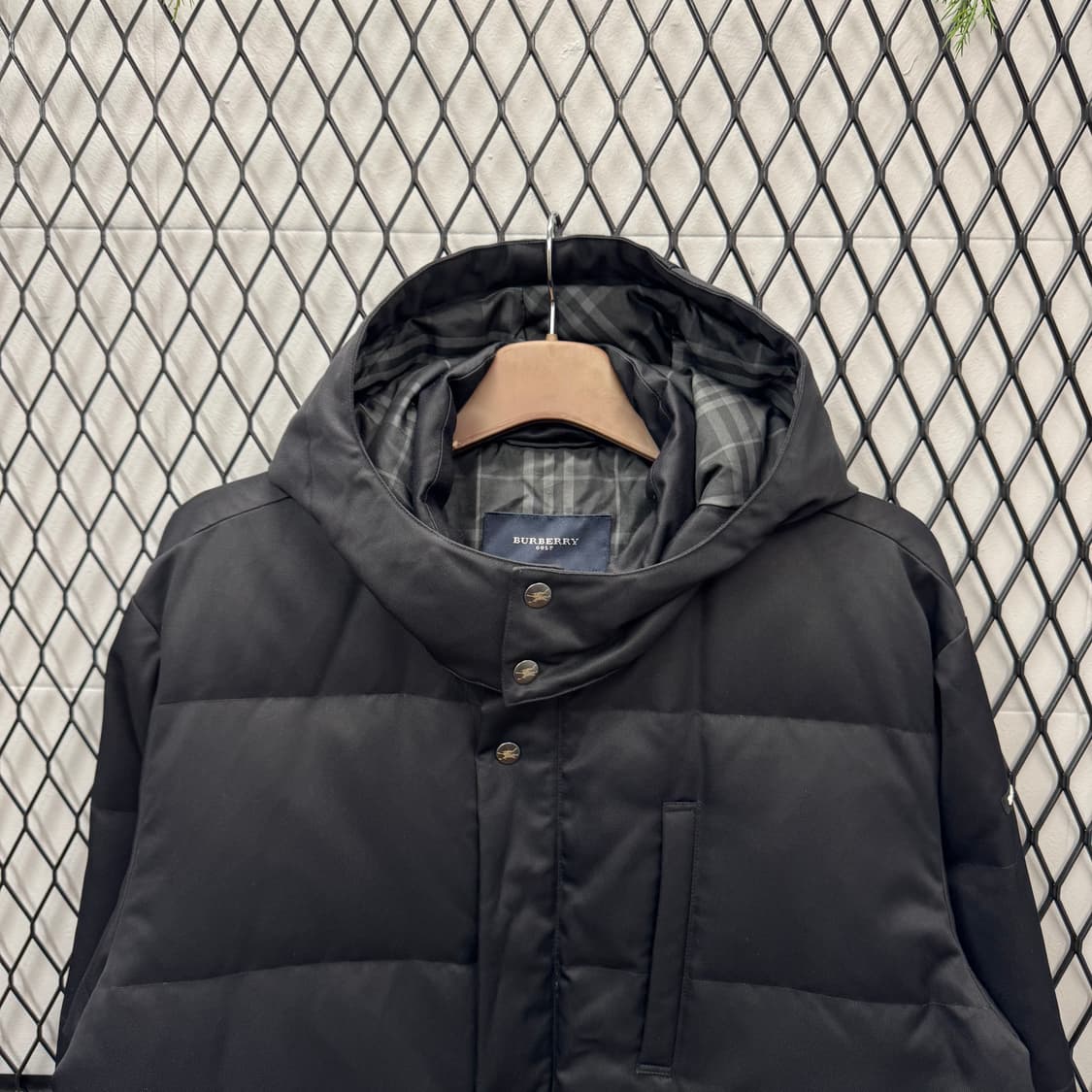 버버리 골프 다운 후드 롱패딩 안감 노바체크 포인트 하이넥 블랙 상품이미지3