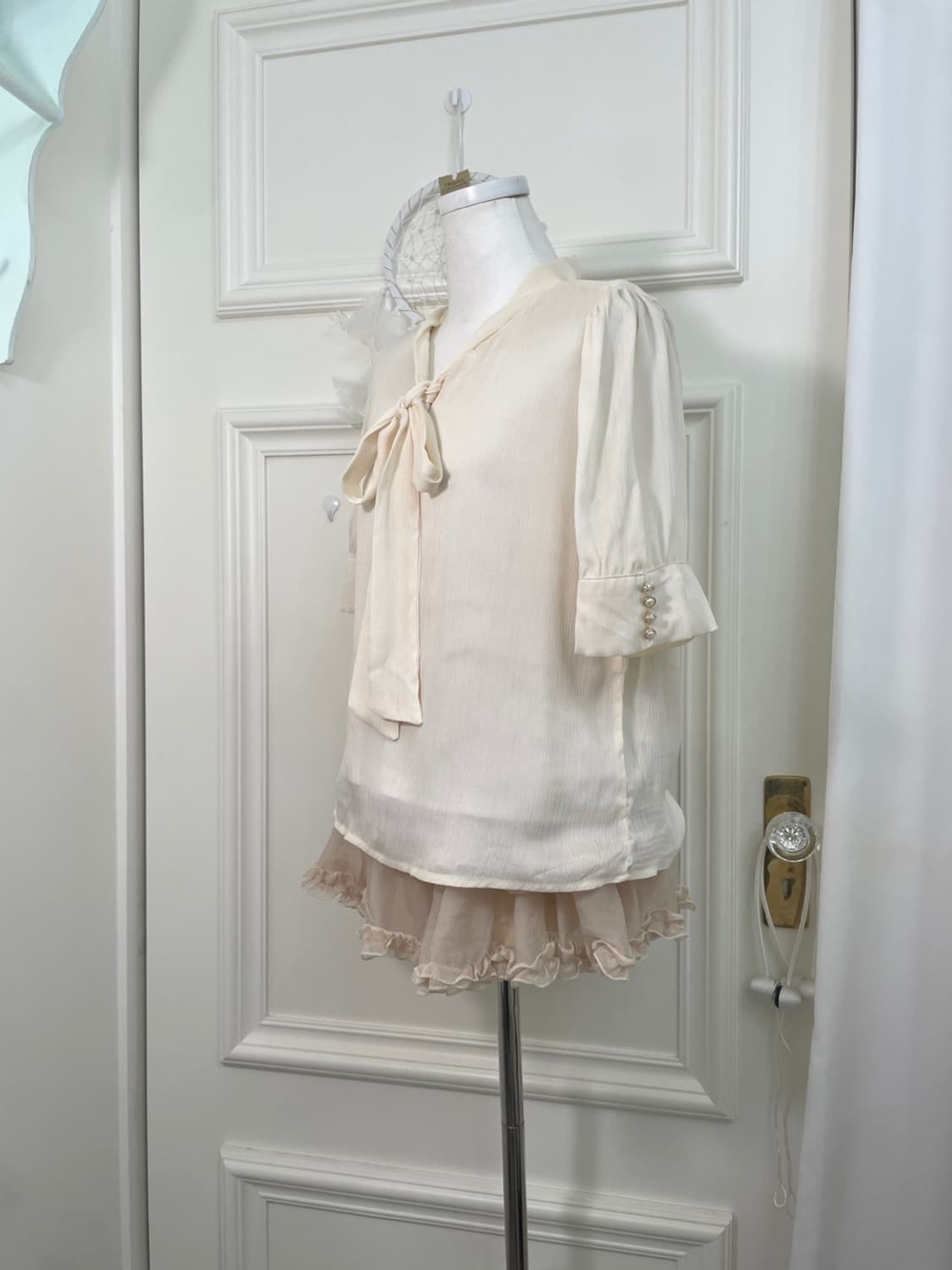 coral ivory satin bow point blouse 상품이미지2