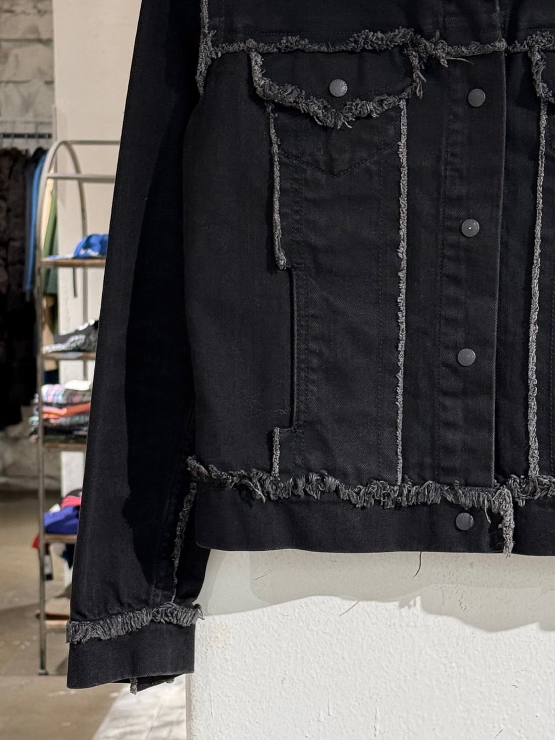 크리스토퍼 케인 블랙 컷오프 데님 트러커 자켓 상품이미지4