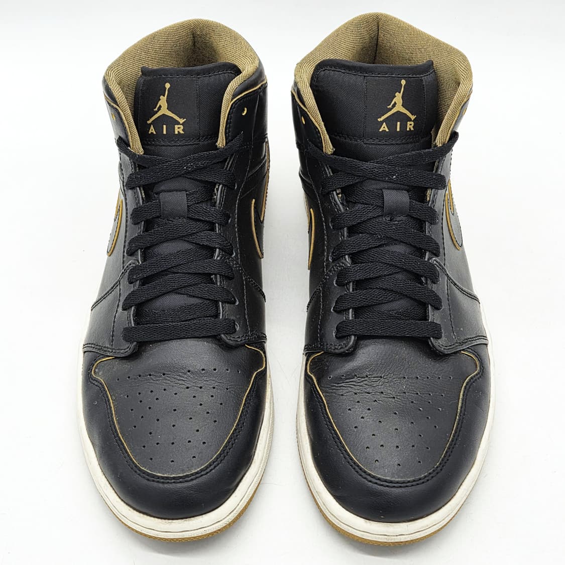 나이키 에어 조던 1 미드 블랙 메탈릭 골드 (285) 상품이미지4