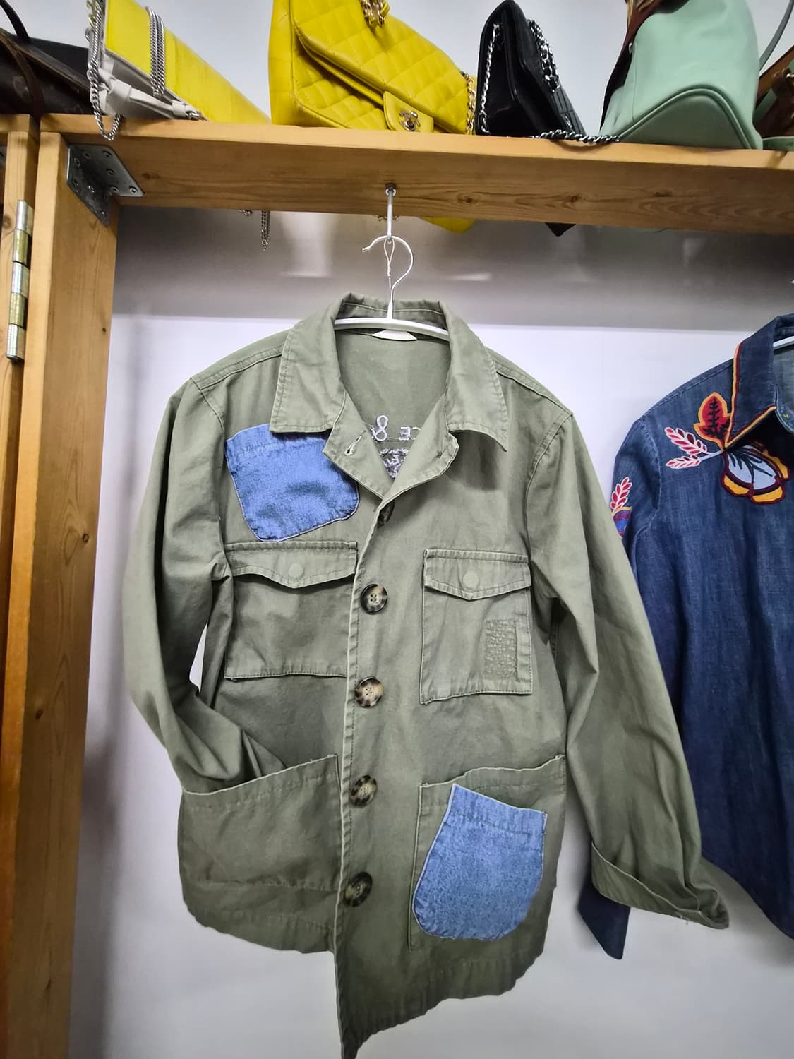 어썸 비즈자수 셔츠 야상 상품이미지3