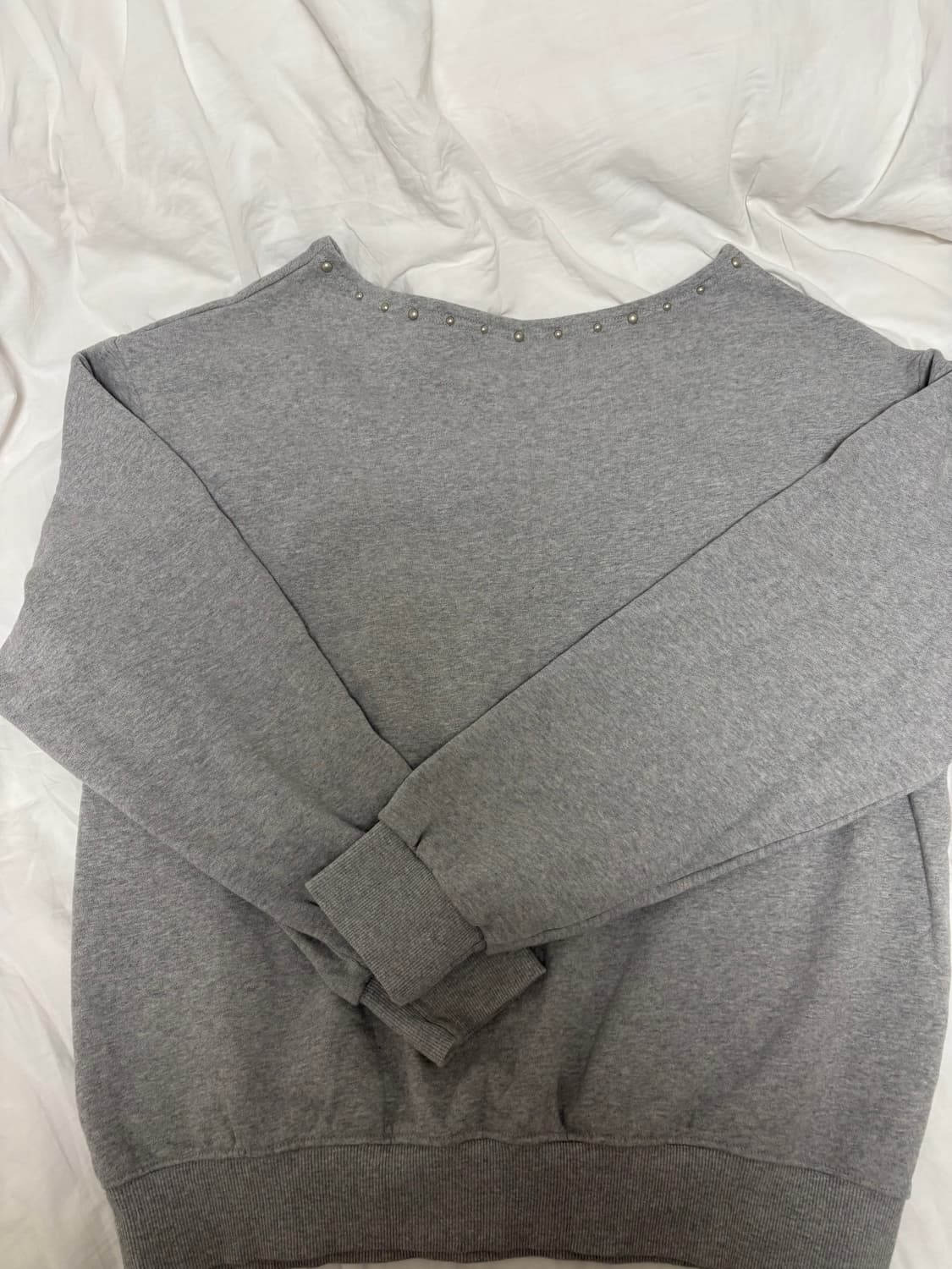 일리고 원숄더 스터드 보트넥 맨투맨 멜란지 상품이미지2