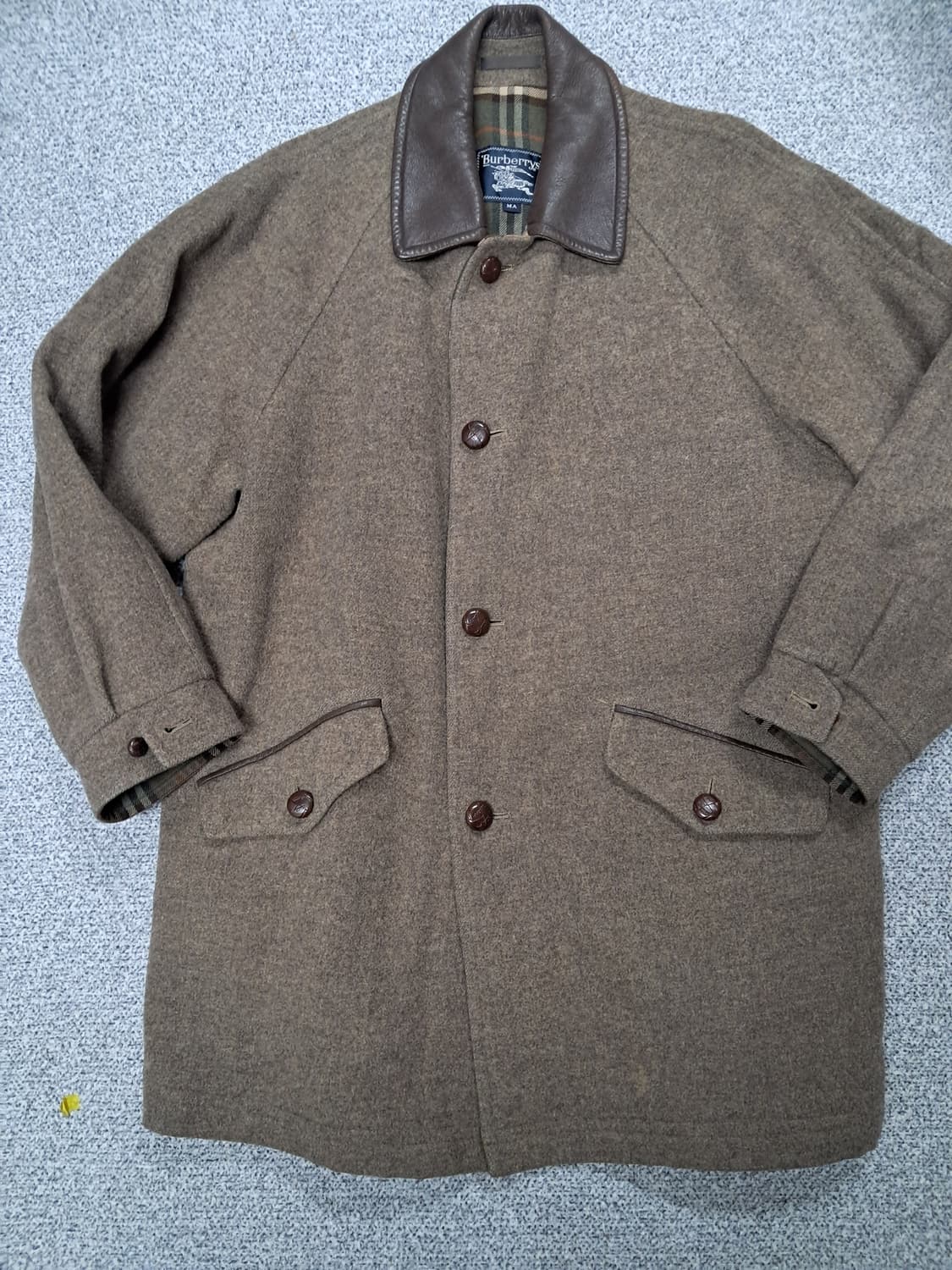 버버리 울브라운 가죽카라 코트 상품이미지1