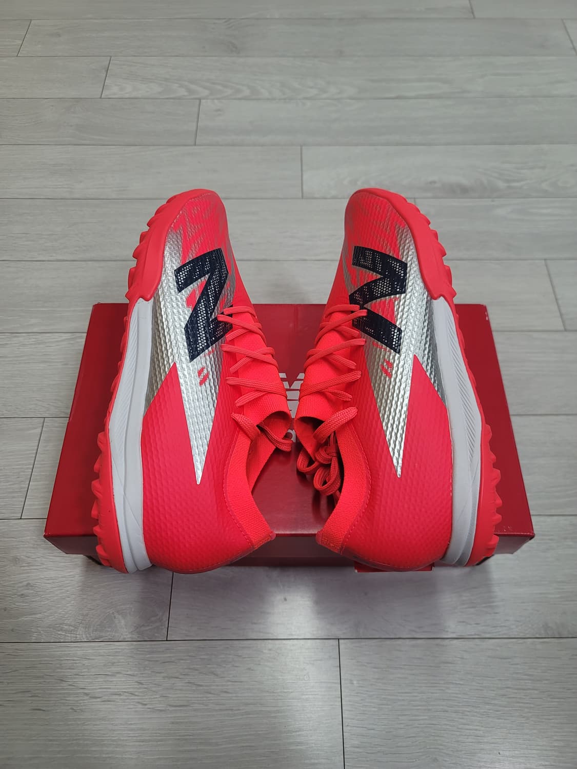 (270)뉴발란스 풋살화 퓨론 V8 Team TF[대전 직거래도 가능] 상품이미지1