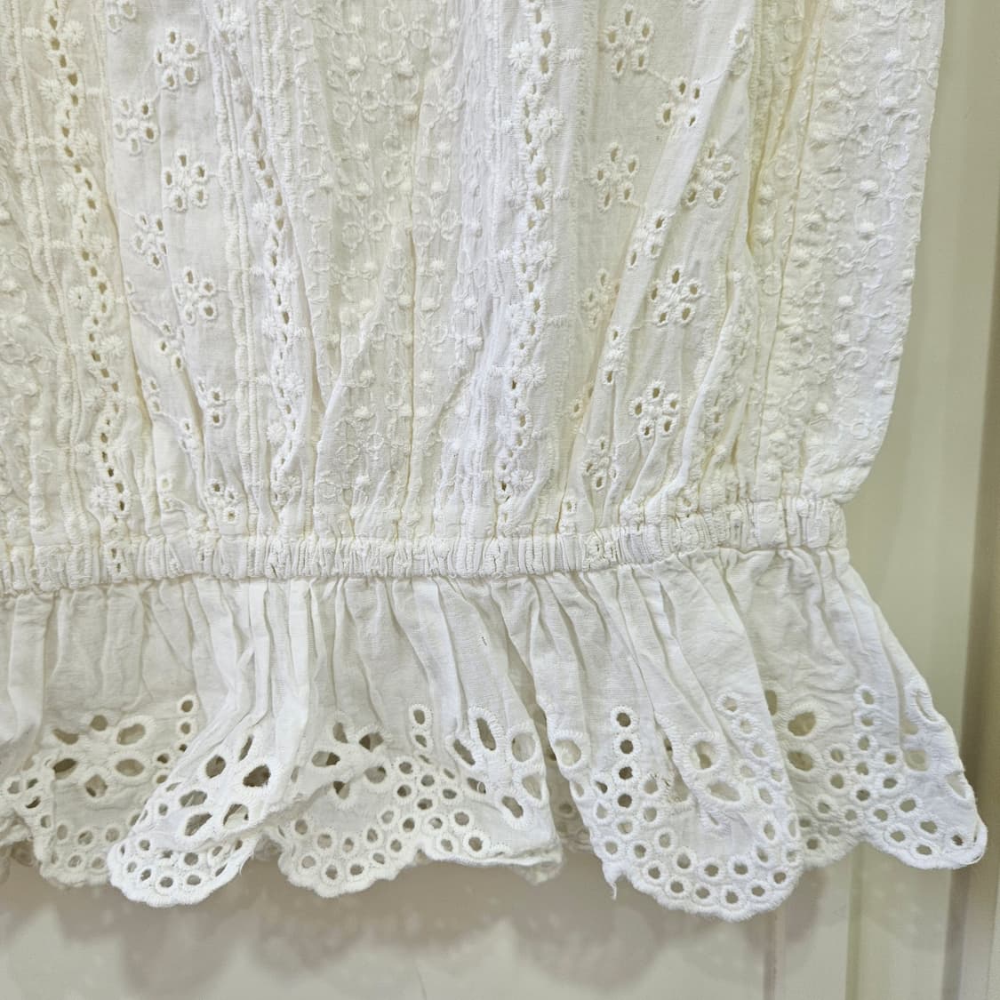 리즈리사(LIZ LISA) 펀칭 레이스 오프숄더 블라우스 상품이미지8