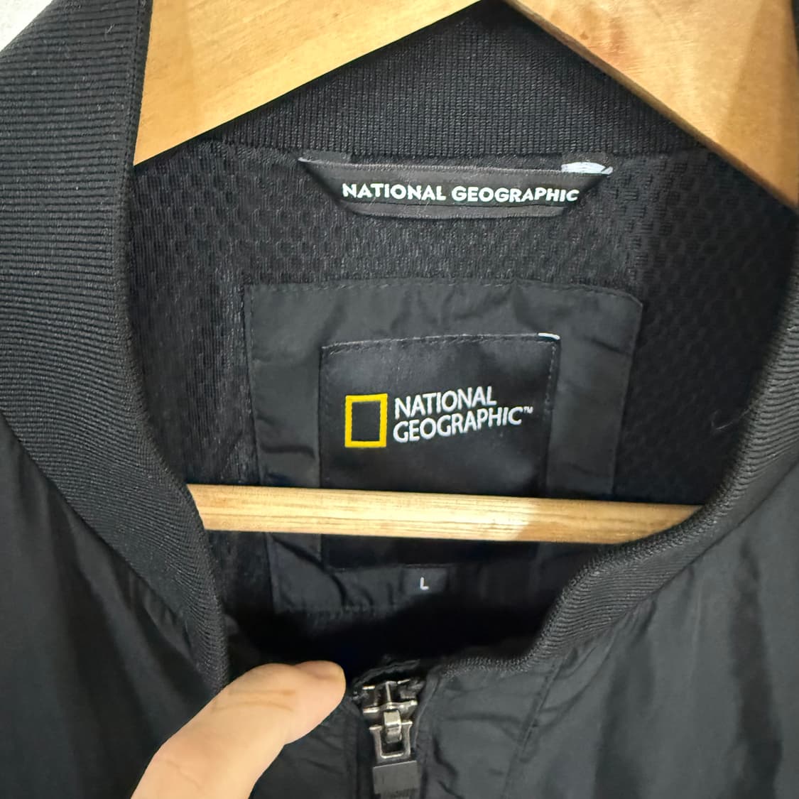 내셔널지오그래픽 블랙 봄버자켓L 상품이미지3
