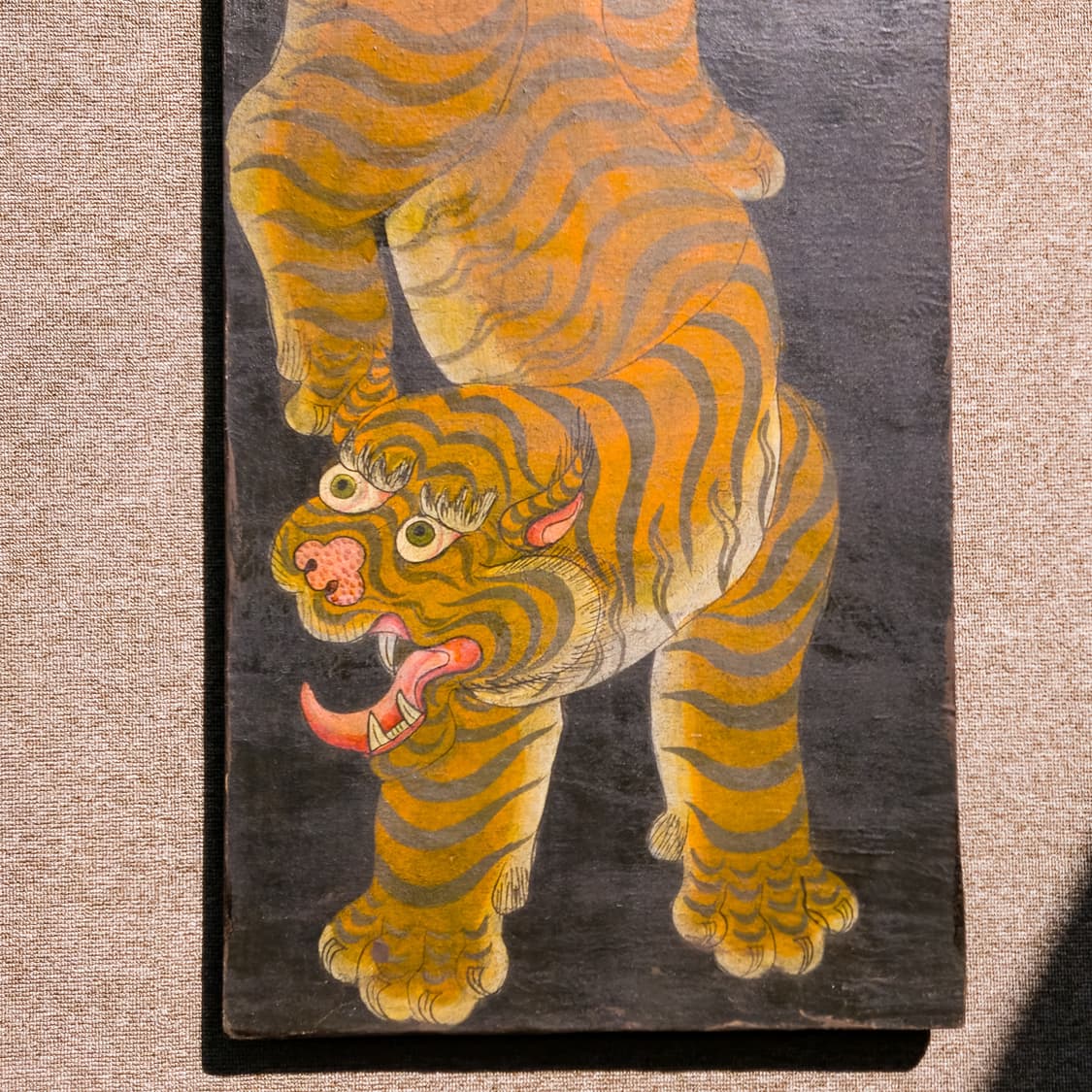 Antique Tibetan Tiger Wood Panel Paintin 상품이미지3