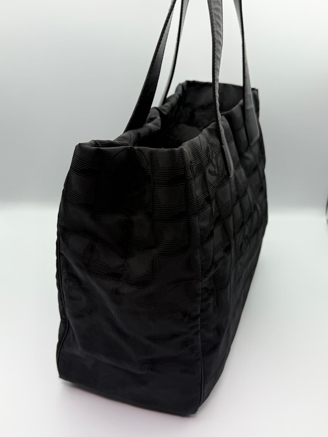 [정품보증서] 샤넬 CHANEL 뉴트래블라인 CC로고 쇼퍼백 토트백 라지 상품이미지4