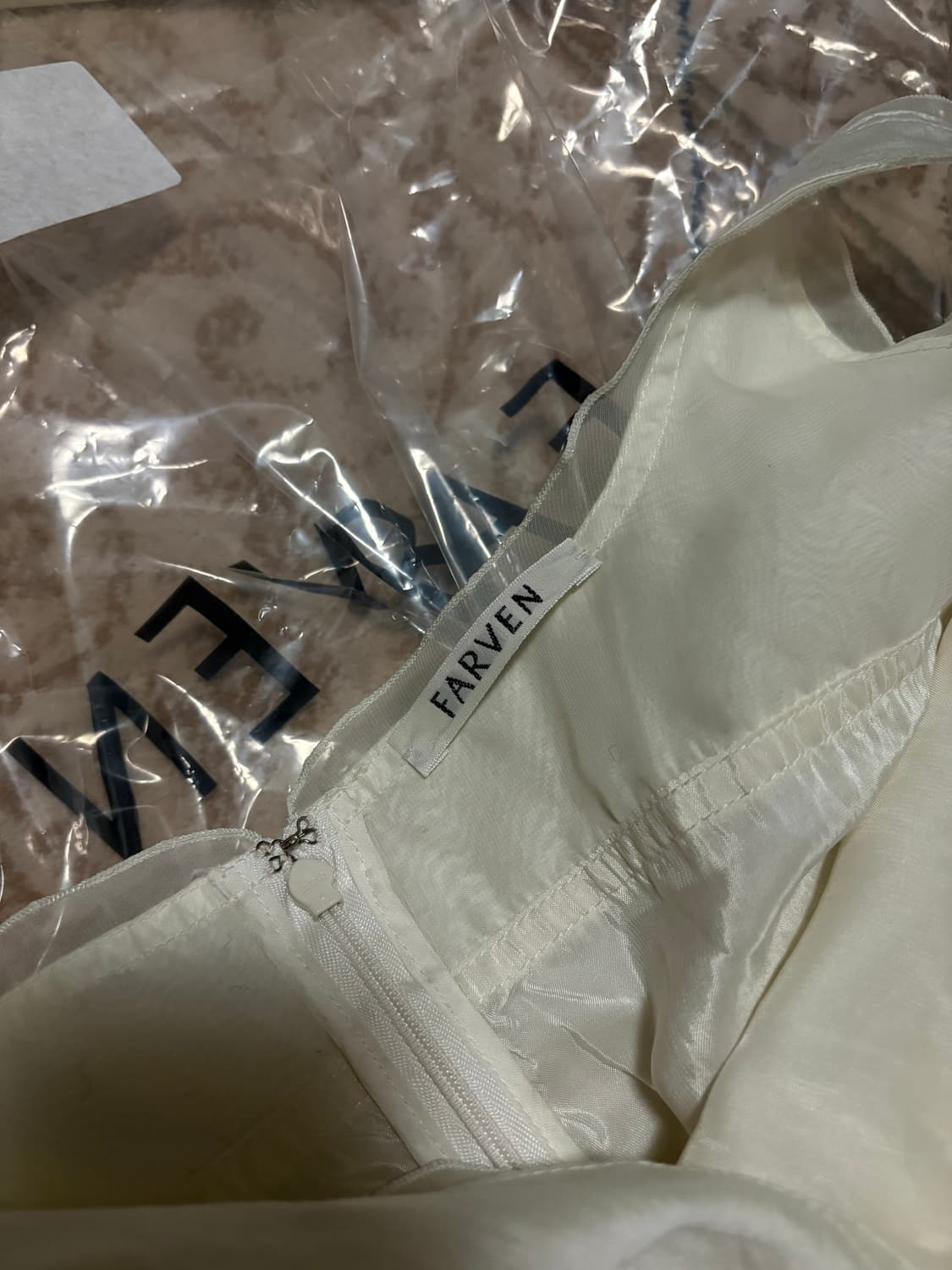 파르벵 farven 딥 브이넥 실크 원피스   상품이미지5