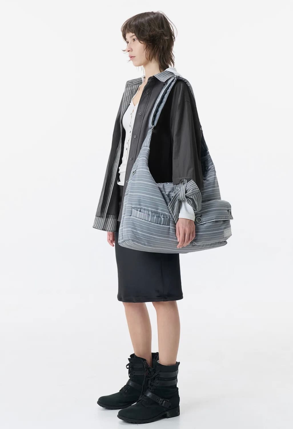 스트라이프 포켓 크로스백_그레이 상품이미지4