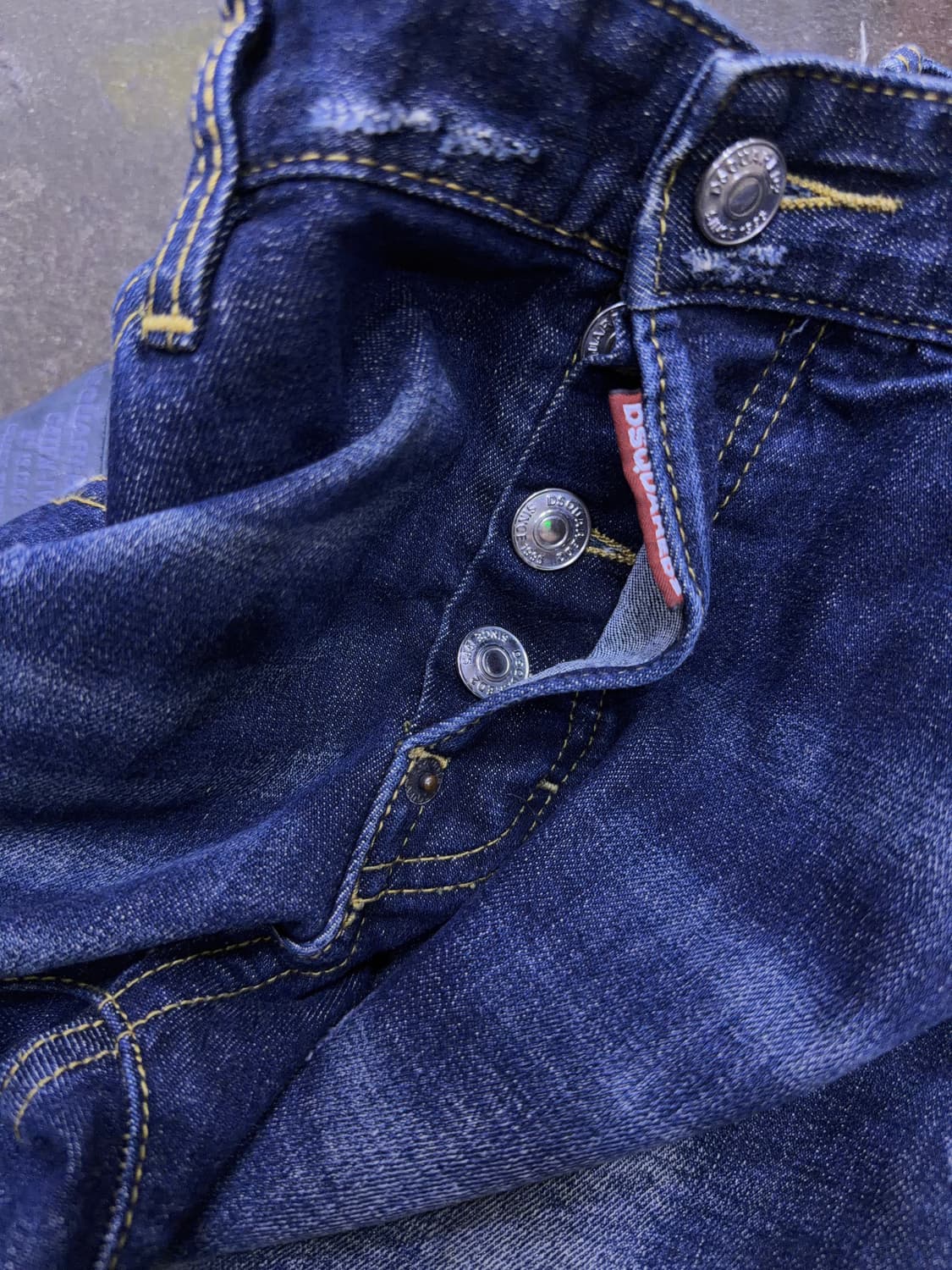 디스퀘어드2 페인팅 데미지 디테일 슬림 스트레이트핏 데님팬츠 44 상품이미지9