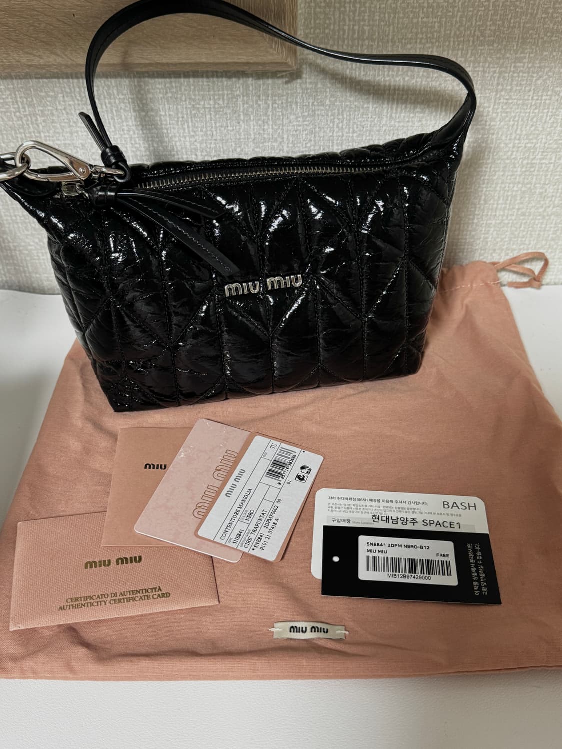 MIUMIU 미우미우 페이던트 스피릿 시레 미니백 블랙 상품이미지1