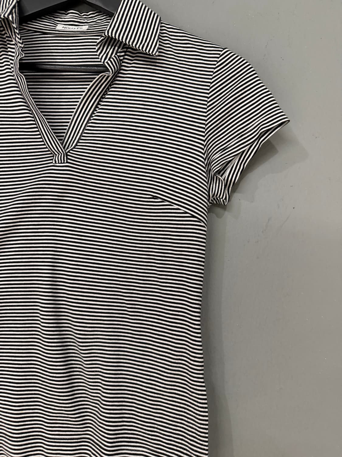 stripe v-neck cutting collar top 상품이미지7