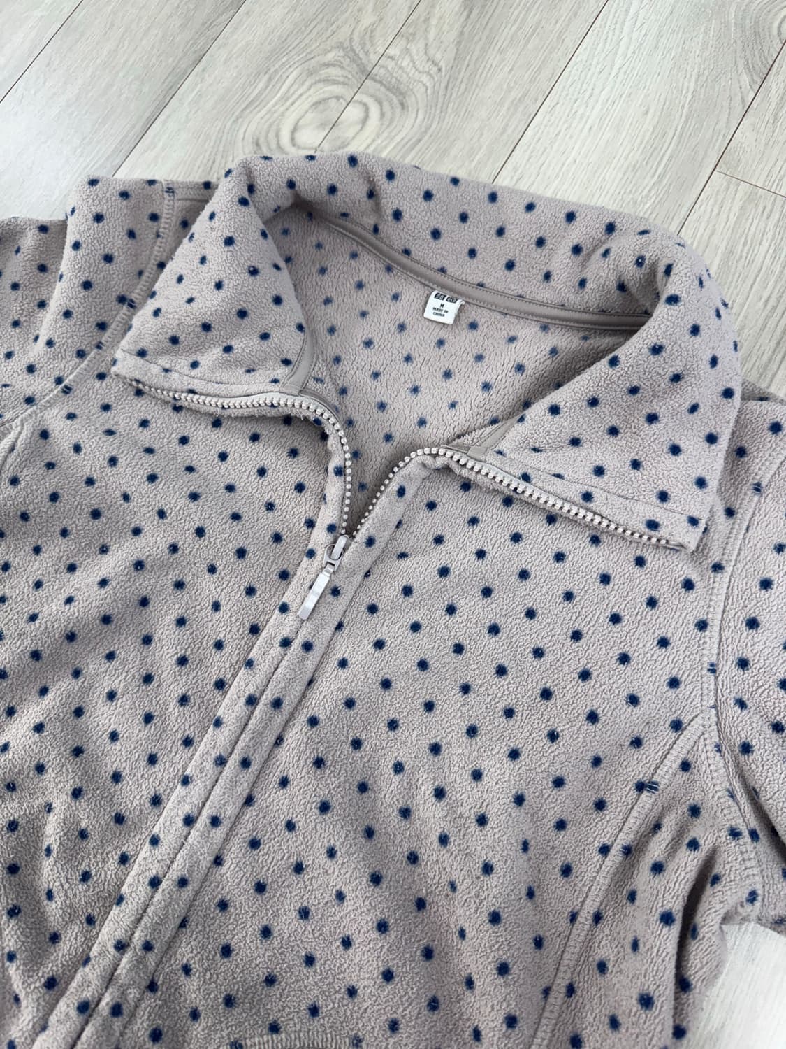 유니클로 도트 플리스 베이지 상품이미지2