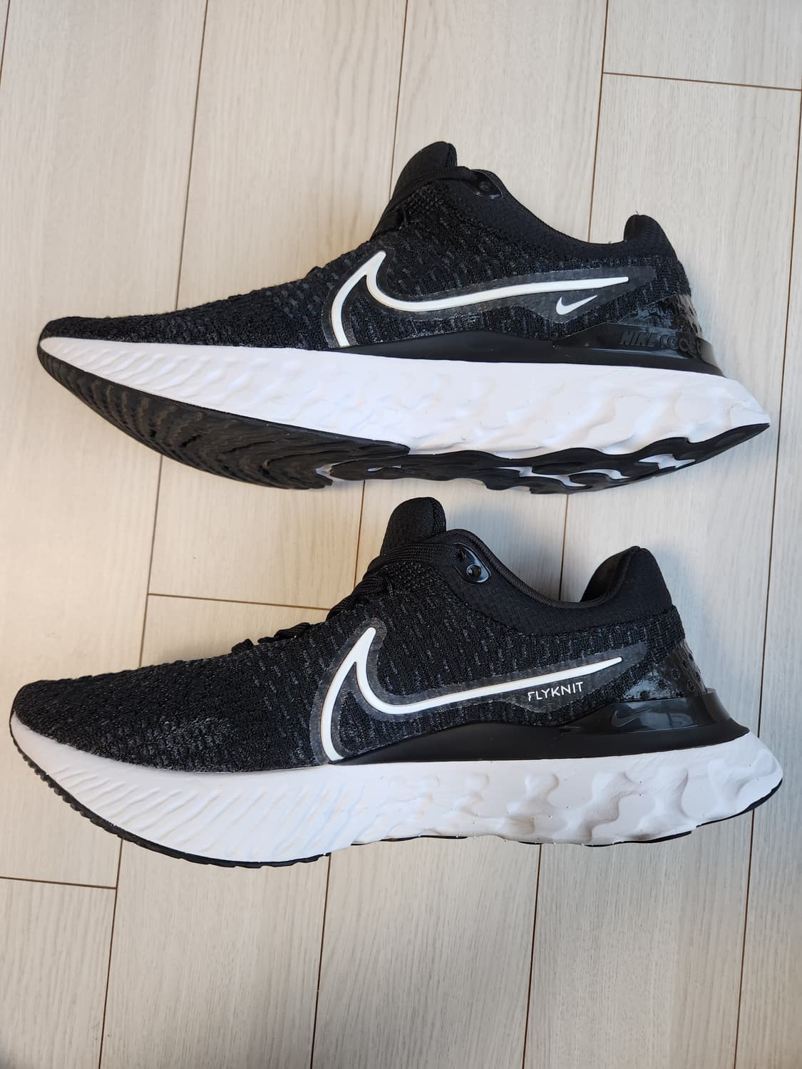 새상품급)나이키 운동화 리액트 인피니티 런 플라이니트3 DH5392-00 상품이미지5