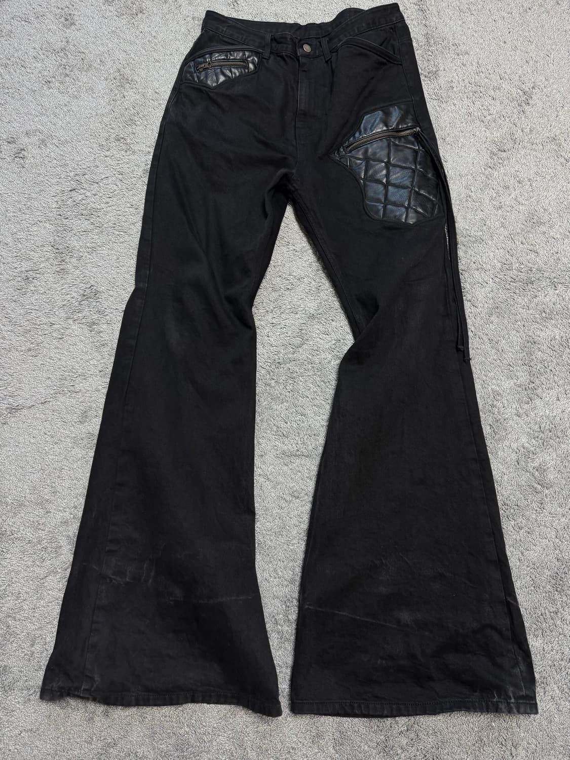 에모스탠스클럽 레더 패치 플레어진 (3) 상품이미지3