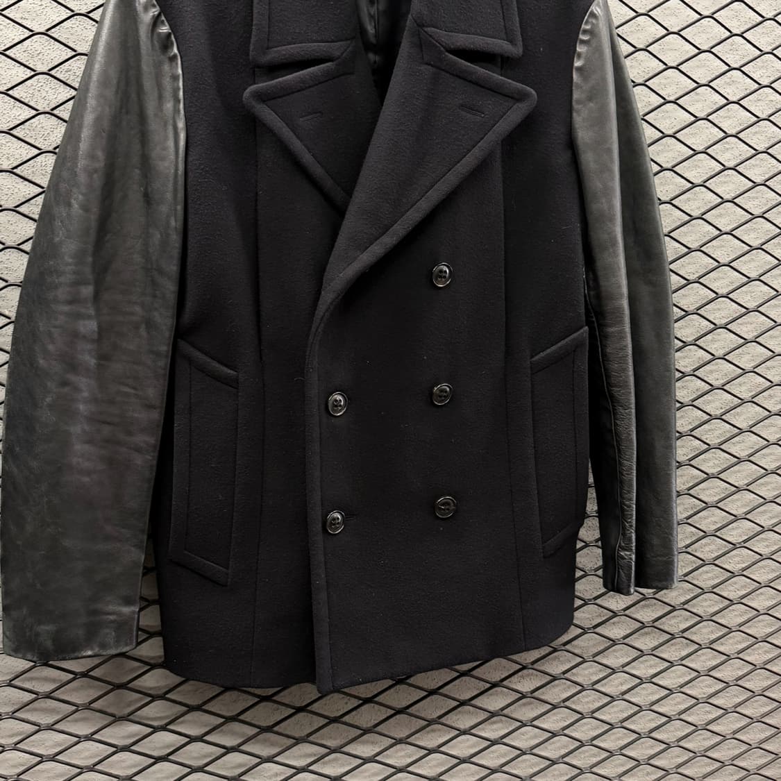 MARC JACOBS 마크제이콥스 울 피코트 레더 패널링 빅포켓 디테일 상품이미지5