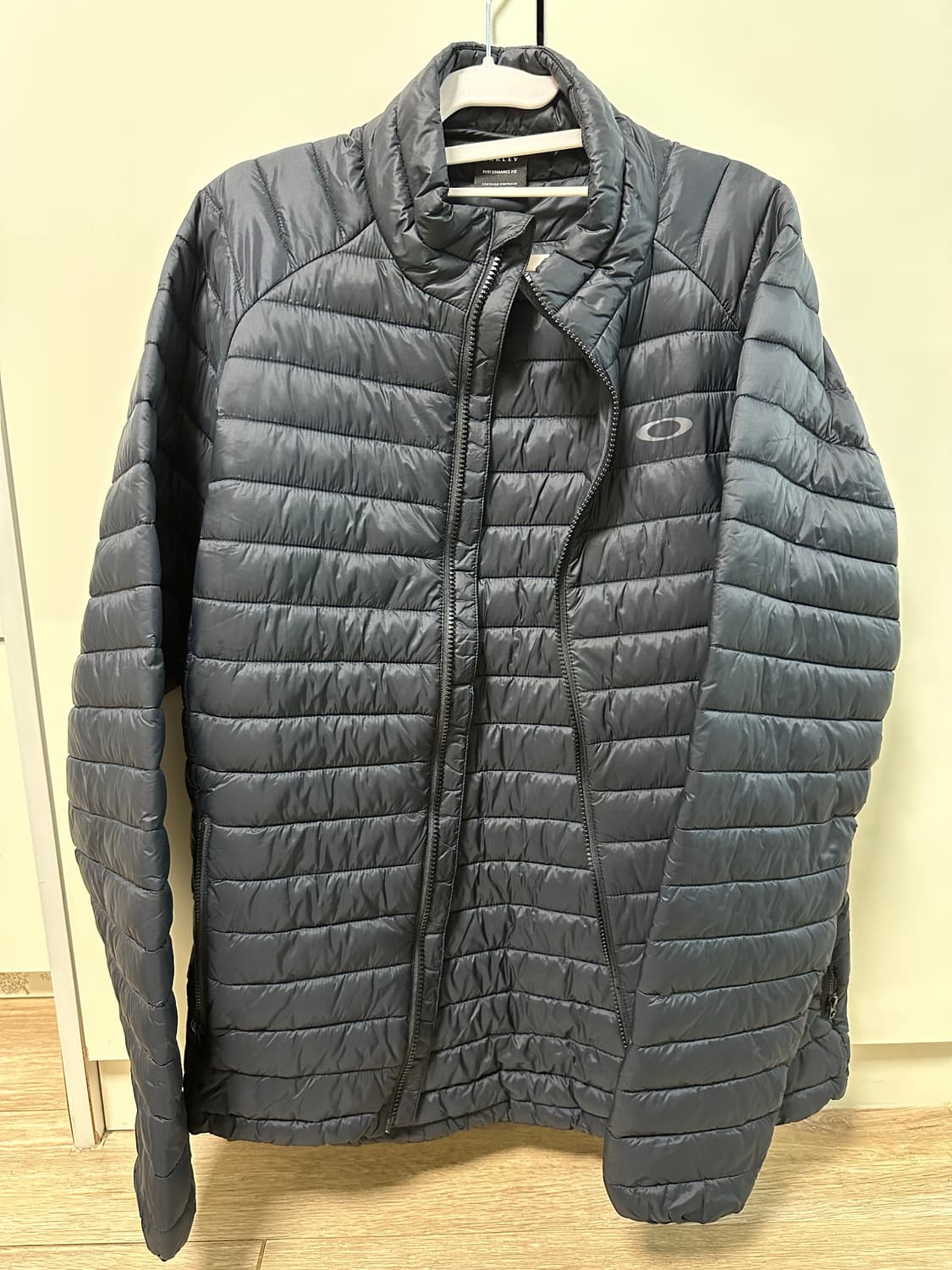 오클리 옴니써멀 경량패딩 상품이미지1