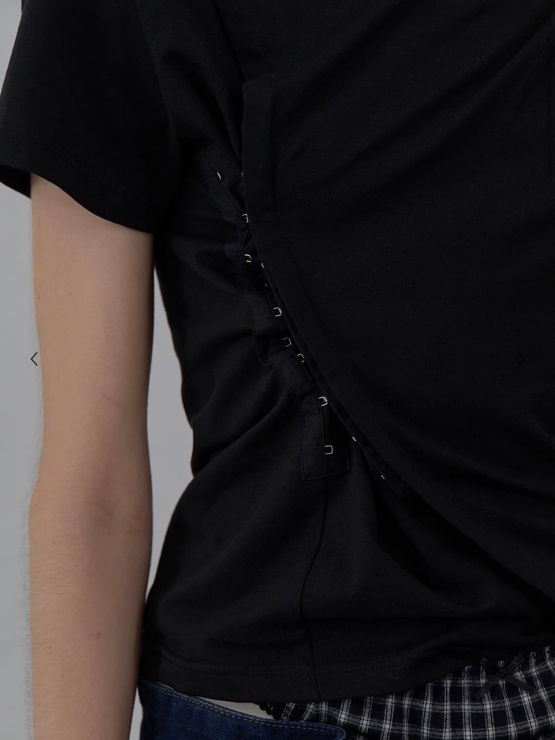 LCDC 후크 디테일 슬림 티셔츠 블랙 M (텍o새상품) 상품이미지3