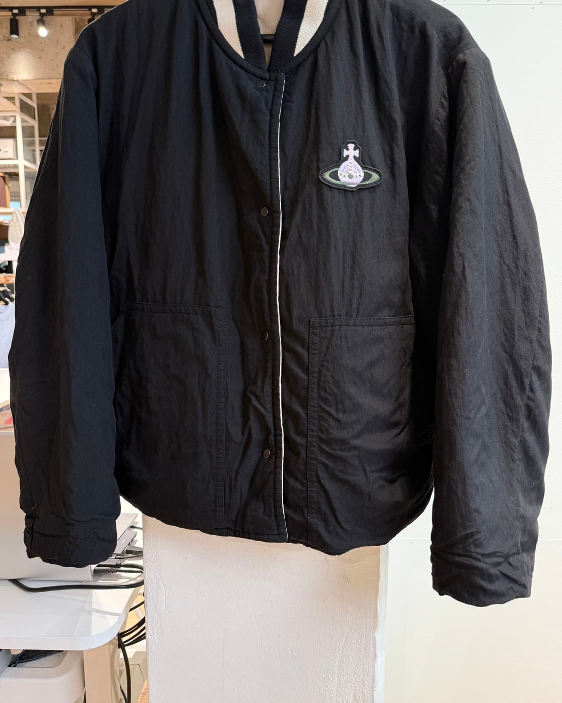 비비안웨스트우드 블랙 orb자수 리버시블 봄버 자켓  상품이미지5