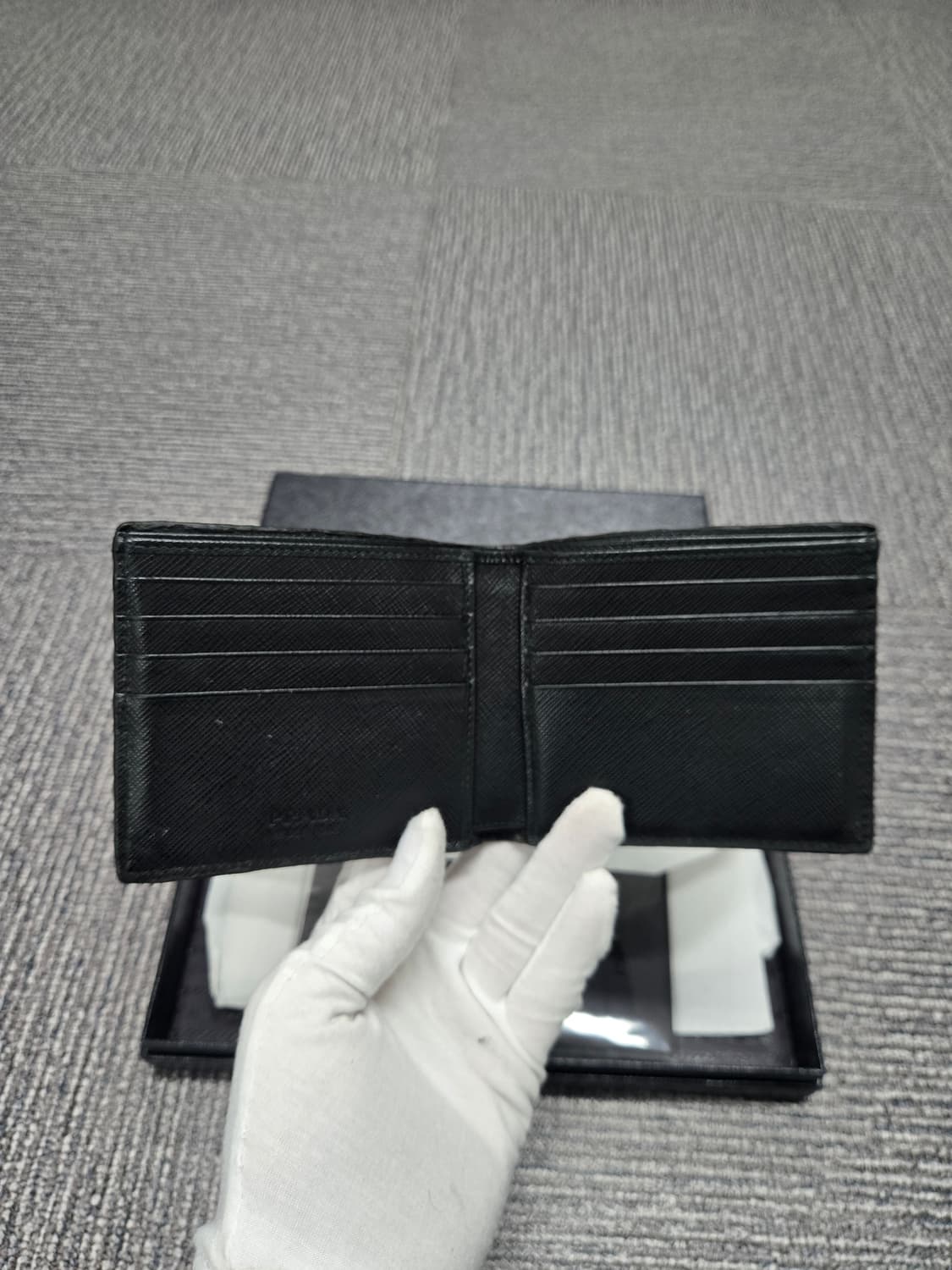 [특가][정품]프라다 사피아노 크로커다일 반지갑 상품이미지5