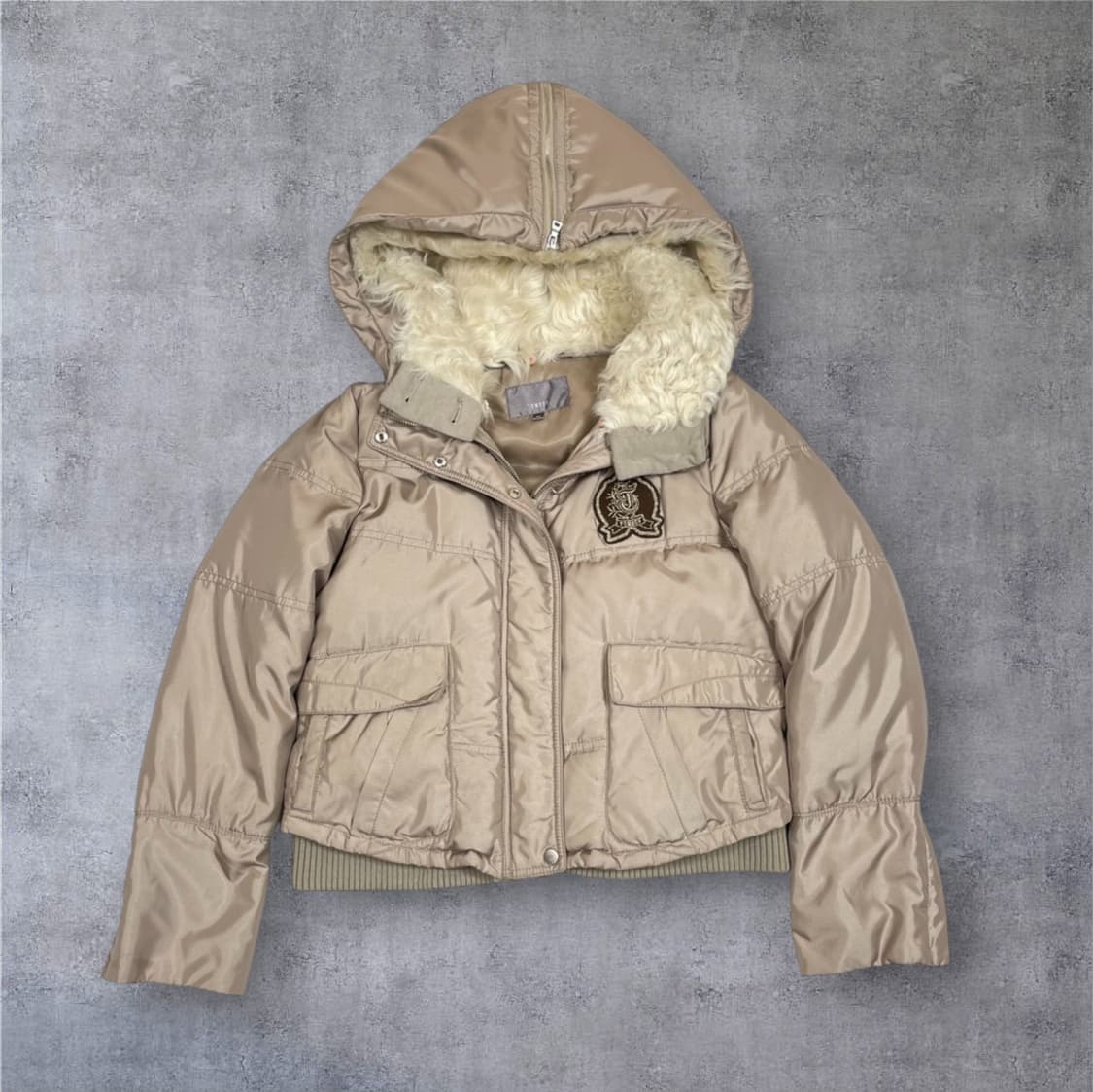 톰보이 Tomboy 골드베이지 후드 퍼 덕다운 숏패딩 85 상품이미지1